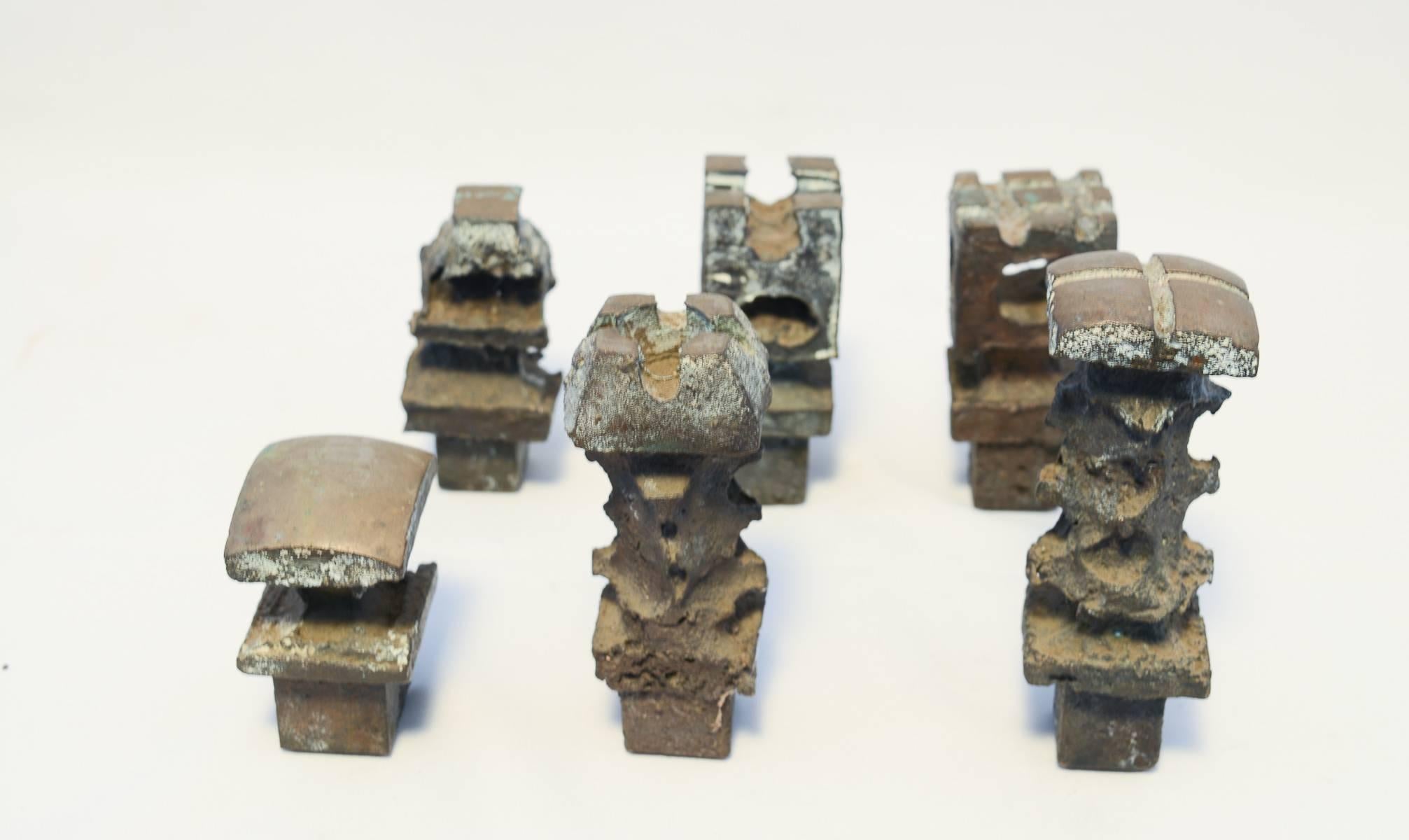 Spectacular Hand-Forged Modern Brutalist Bronze Chess Set In Good Condition For Sale In Portland, OR