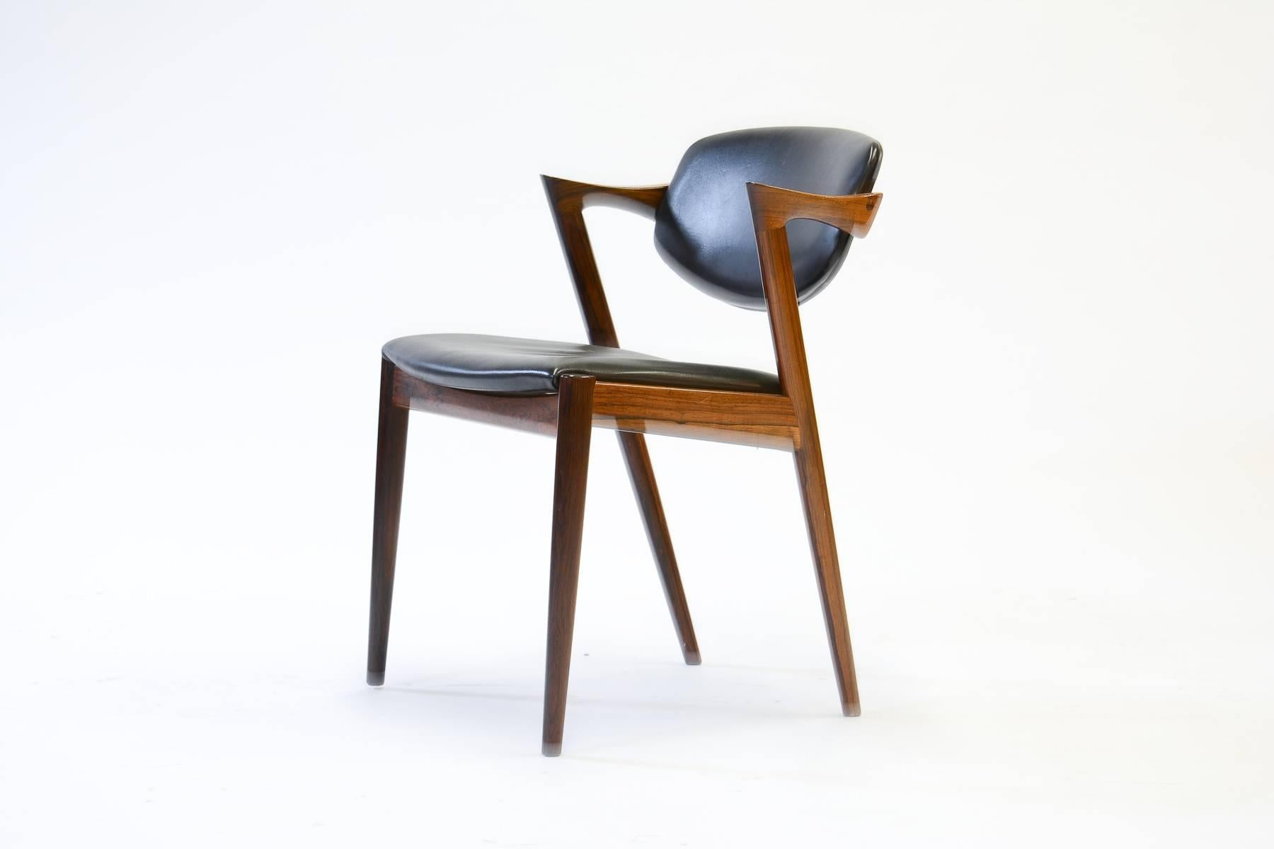 Six Kai Kristiansen 'Model 42' Dining Chairs in Rosewood & Black Saddle Leather In Good Condition In Portland, OR
