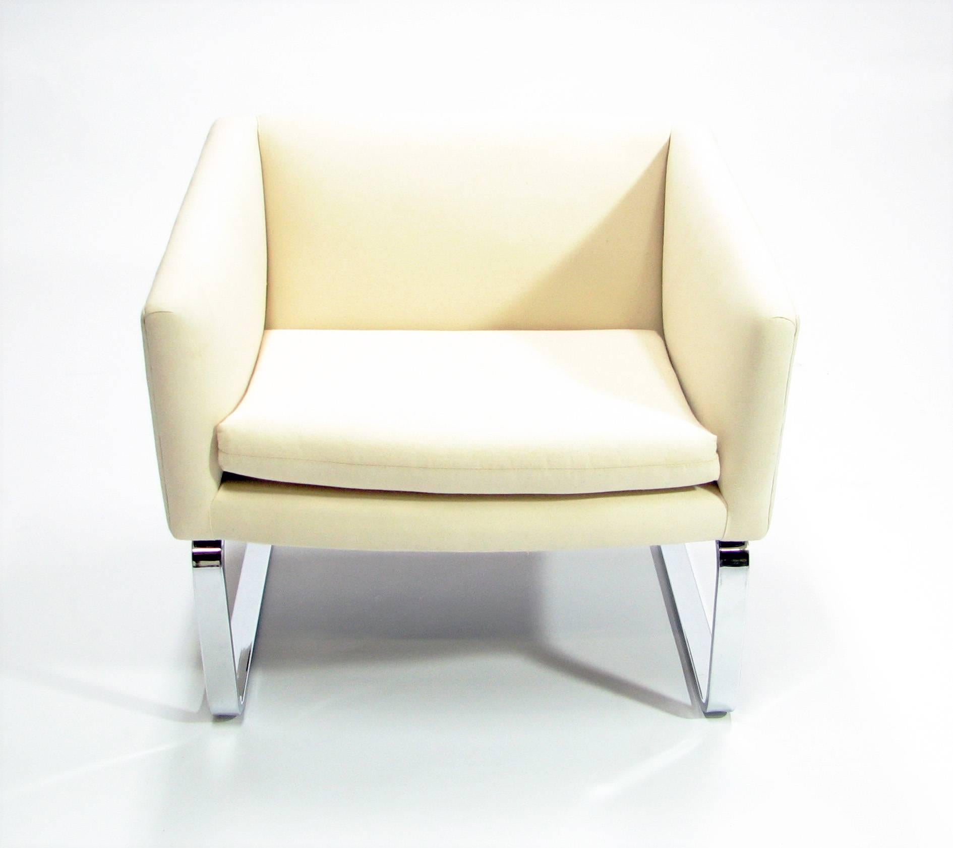 American Sculptural Pair of Mid-Century Club Chairs with Chrome Bases and New Fabric For Sale