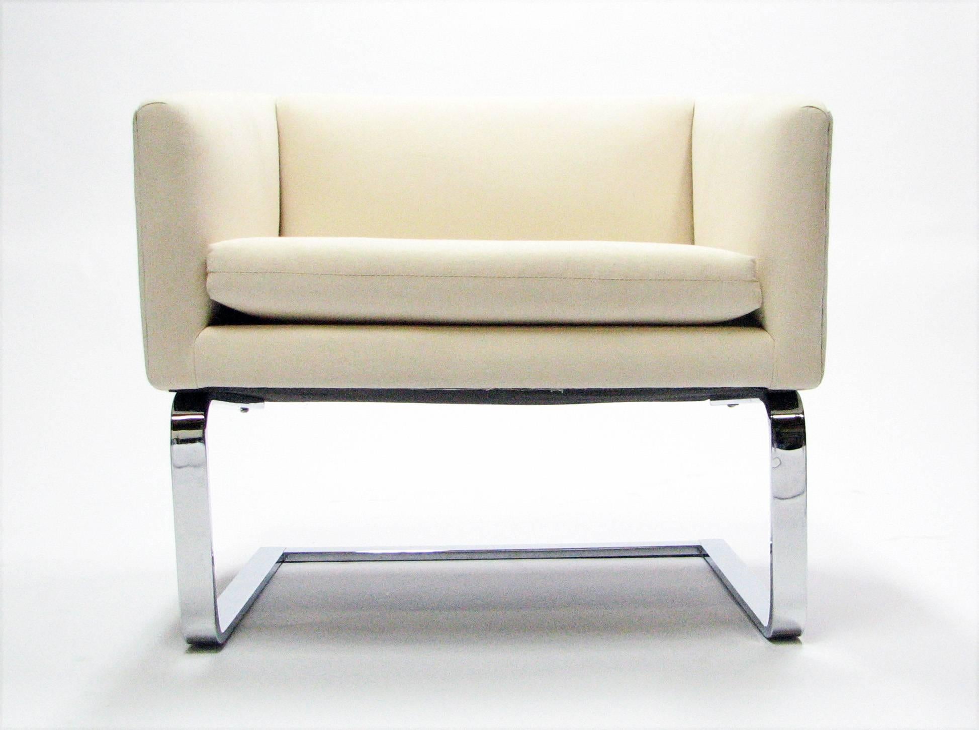 Mid-Century Modern Sculptural Pair of Mid-Century Club Chairs with Chrome Bases and New Fabric For Sale