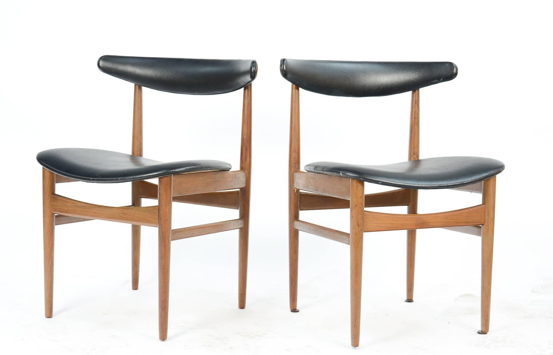 A Rare Set of 8 Vamdrup Stolefabrik, Model 218a Teak Dining Chairs Denmark 1965 In Good Condition In Portland, OR