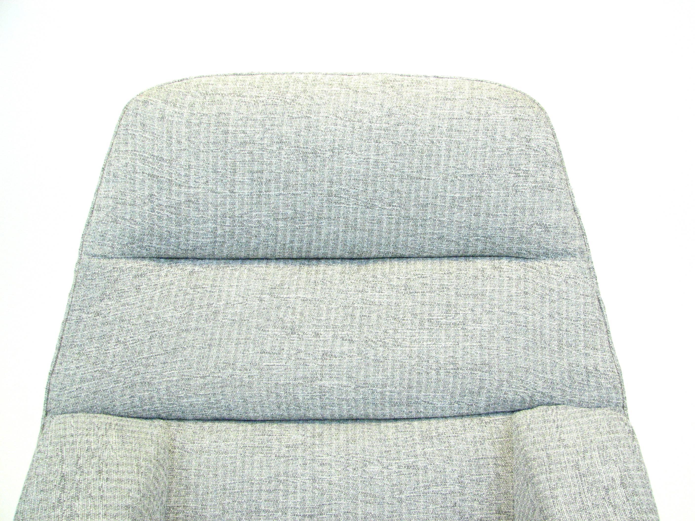 Fabric Danish ML 91 Lounge Chair by Illum Wikkelsø for Mikael Larsen