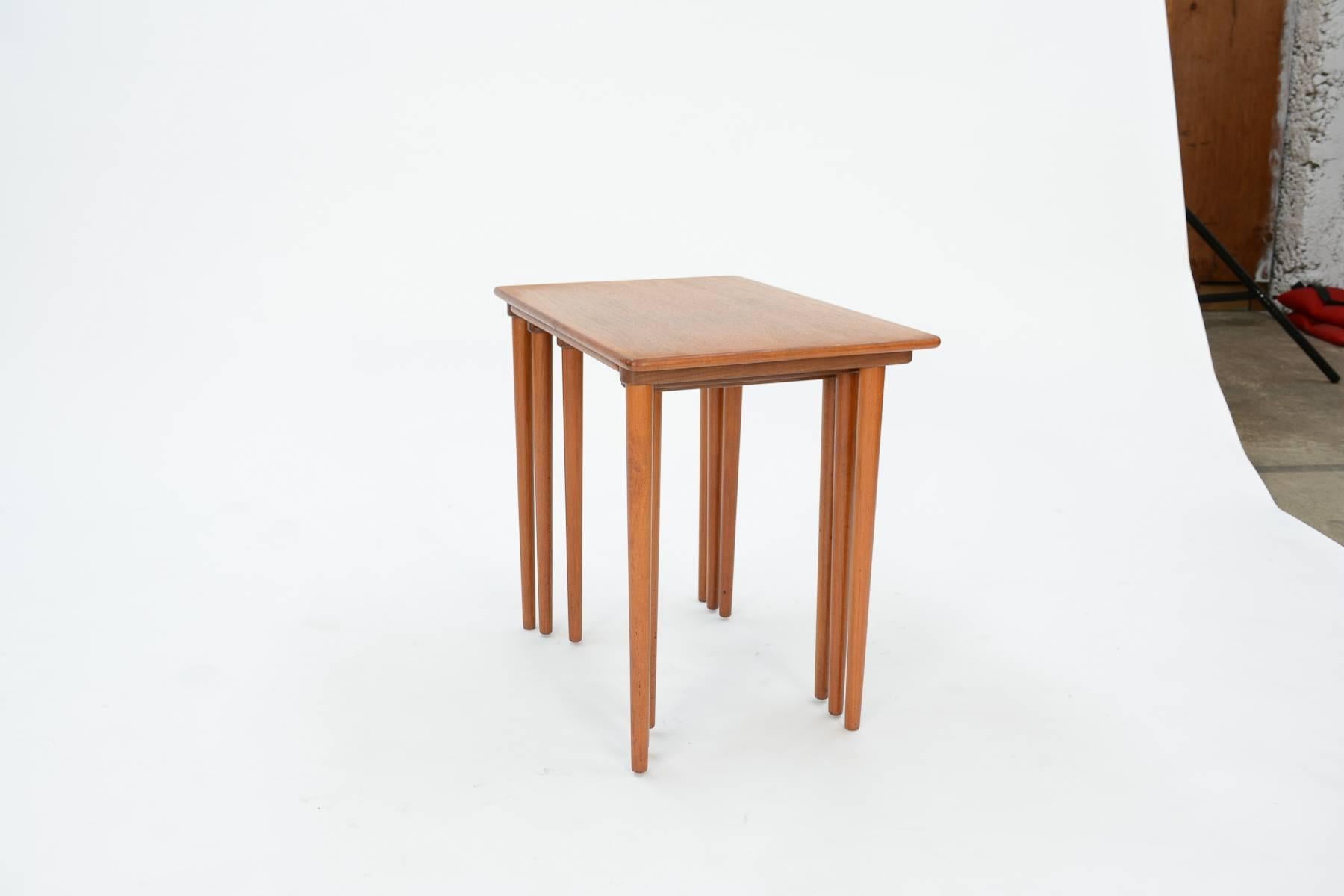 Neatly Nesting Trio of Danish Mid-Century Teak Side Tables In Good Condition In Portland, OR