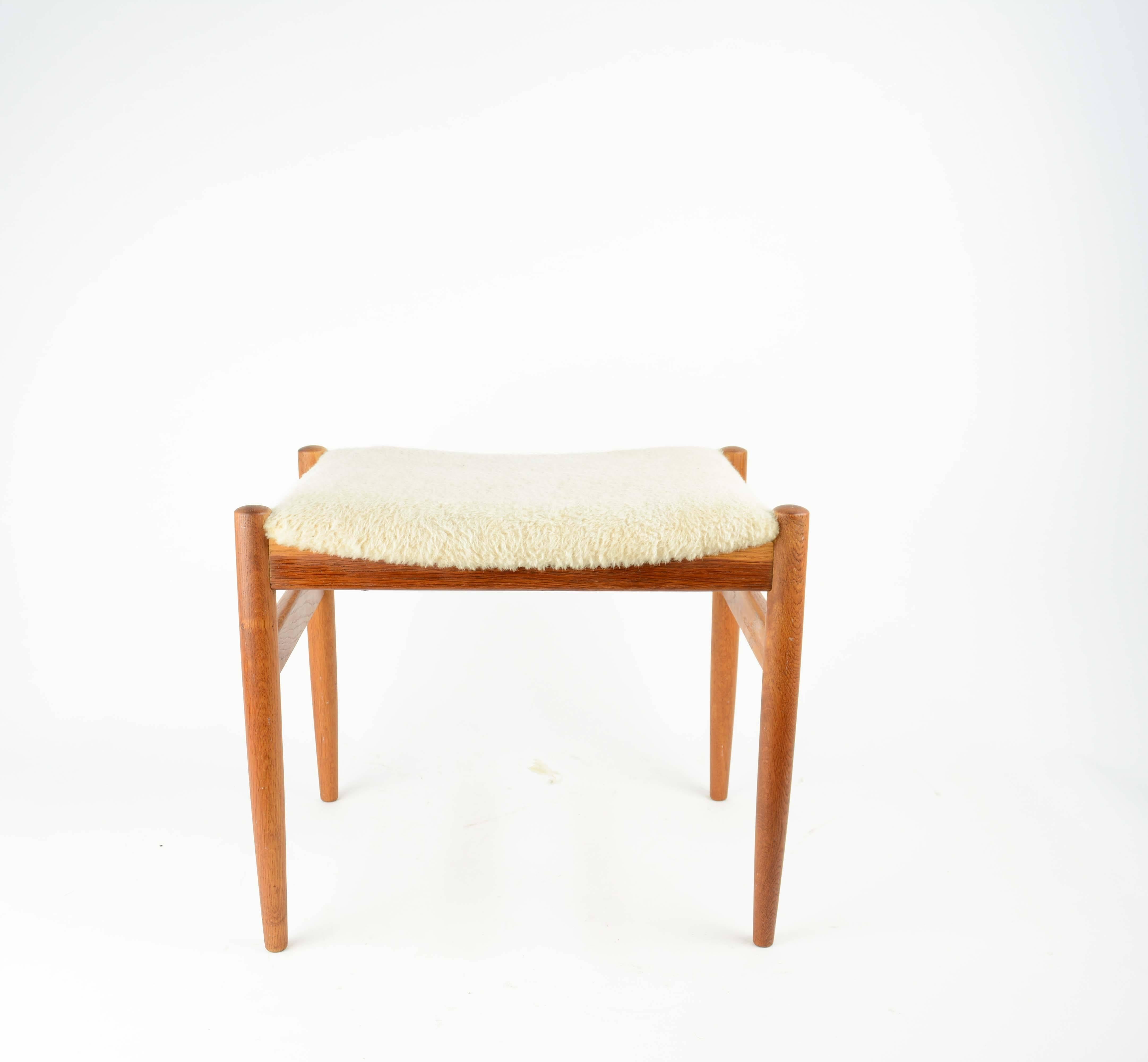 Elegant Danish Dressing Chair and Ottoman in Oak and Sheepskin 2