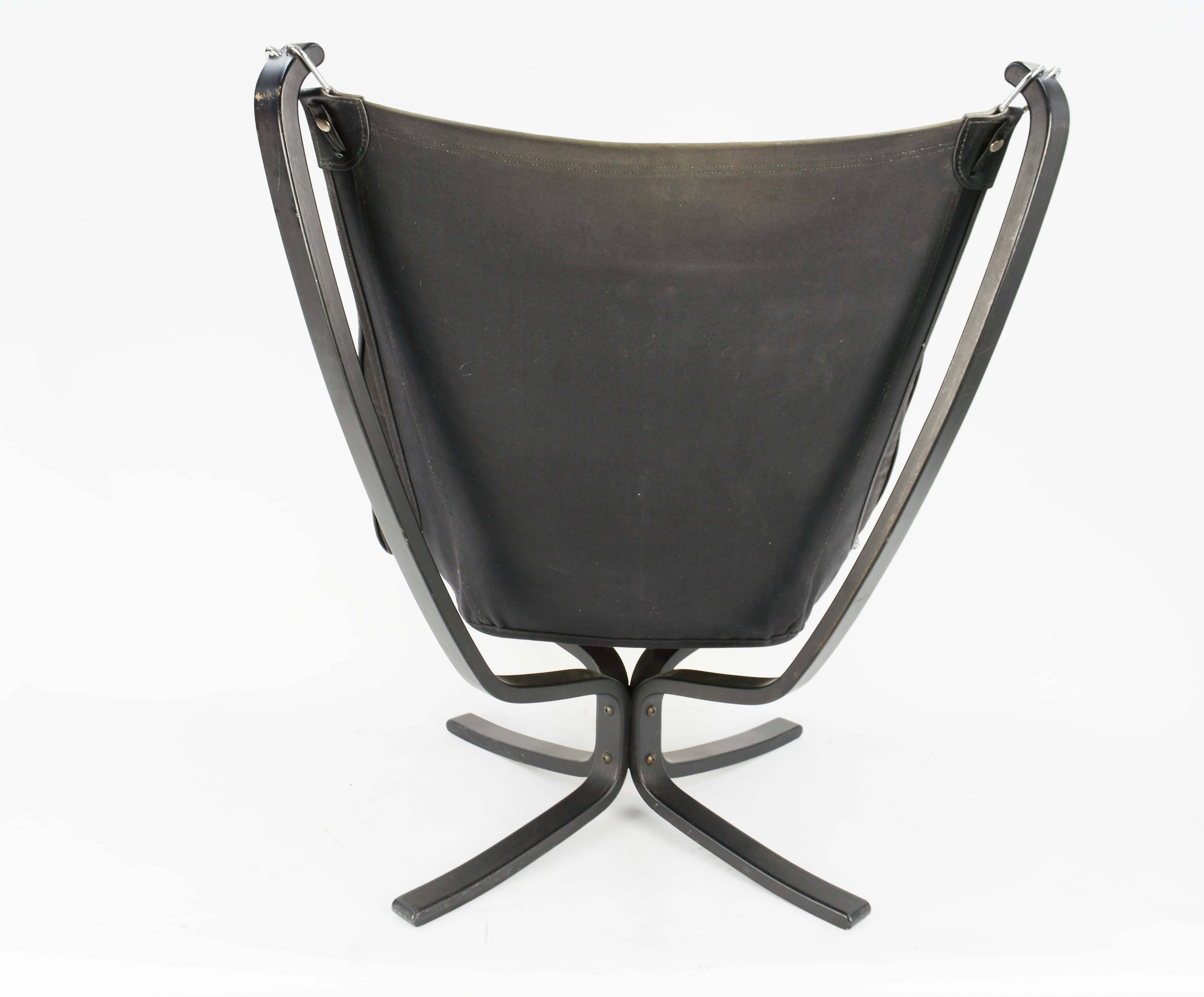 Mid-20th Century  Two Pairs of Black on Black Falcon Chairs by Sigurd Resell for Vatne Møbler For Sale