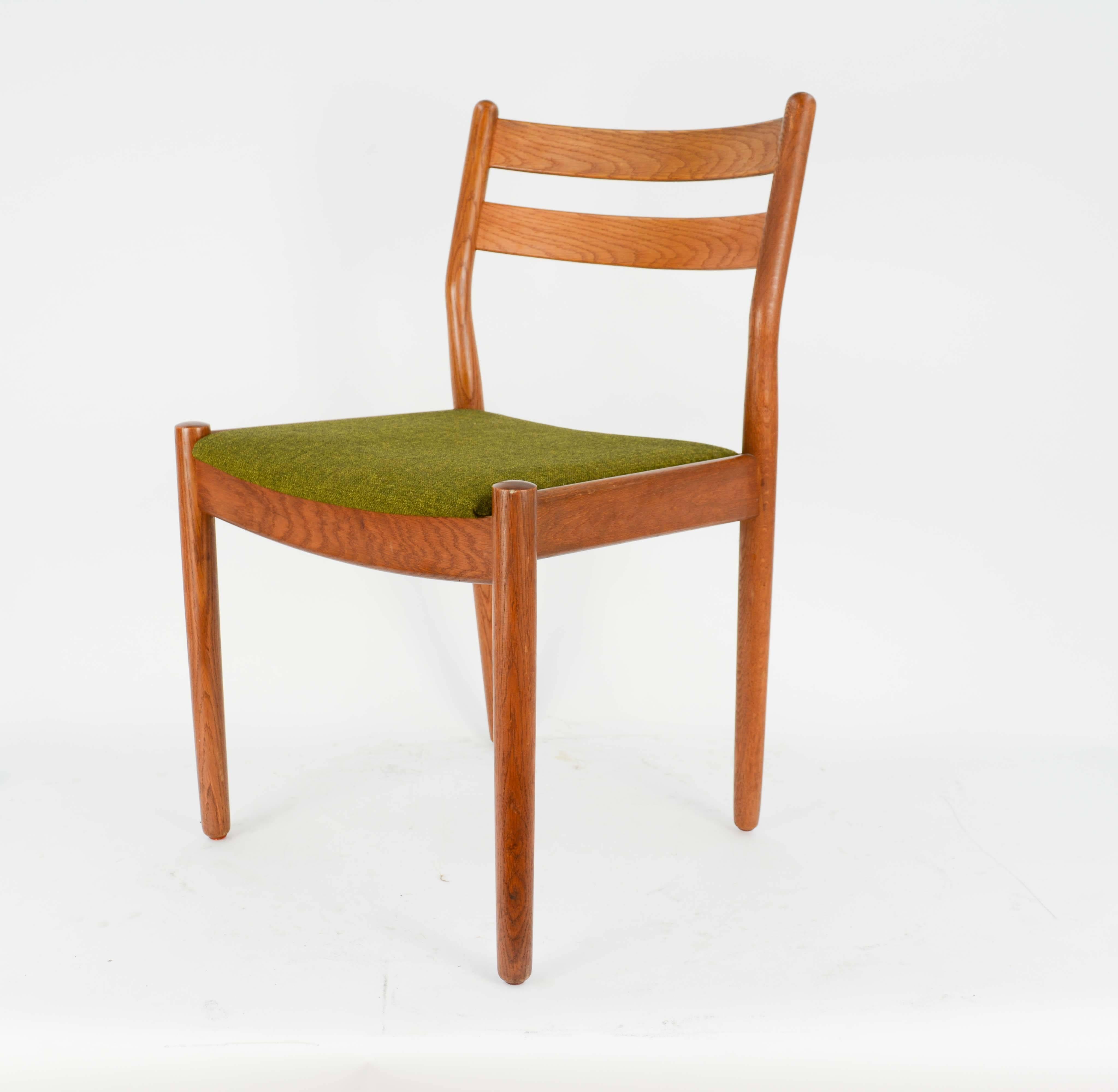 Mid-20th Century Set of Eight Danish Teak Dining by Børge Mogensen for FDB