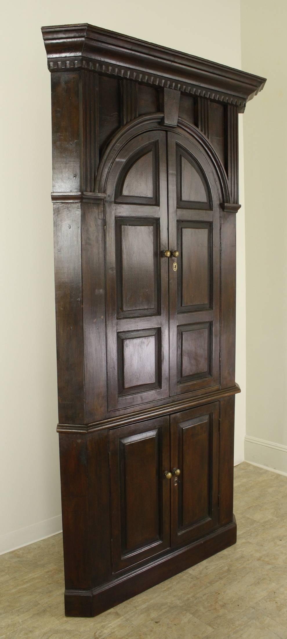 Beautifully proportioned handsome cupboard on cupboard. Graceful top moulding. Requires only about 30