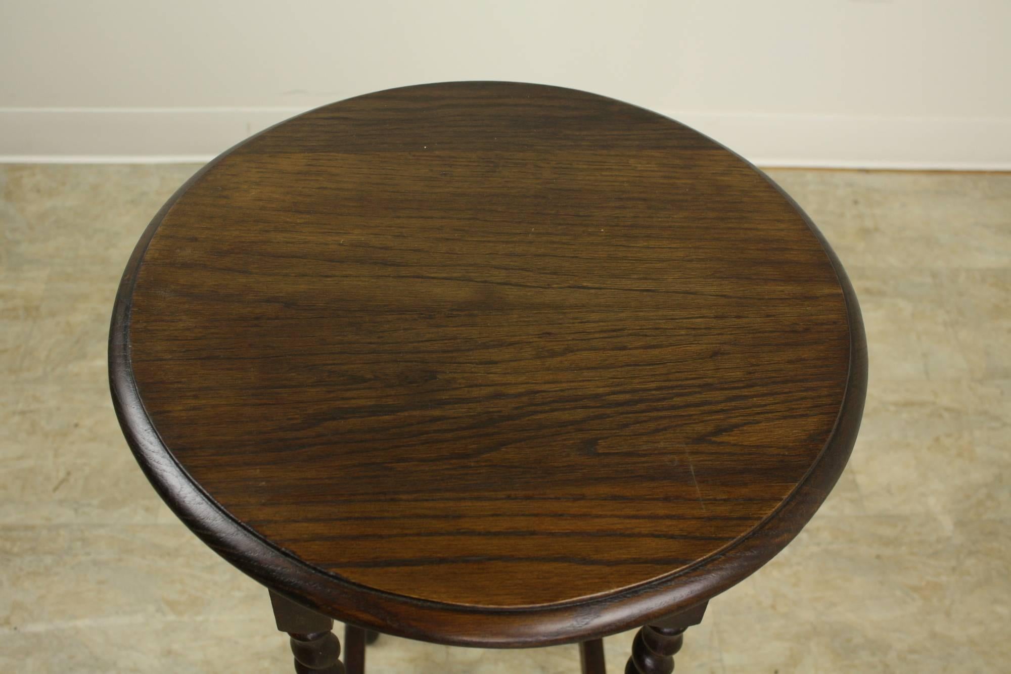 A charming simple occasional table in dark oak, with eye catching barley twist detail. Would make a nice lamp table and would pair nicely on either side of a sofa or guest bed with one of our other barley twist side tables.