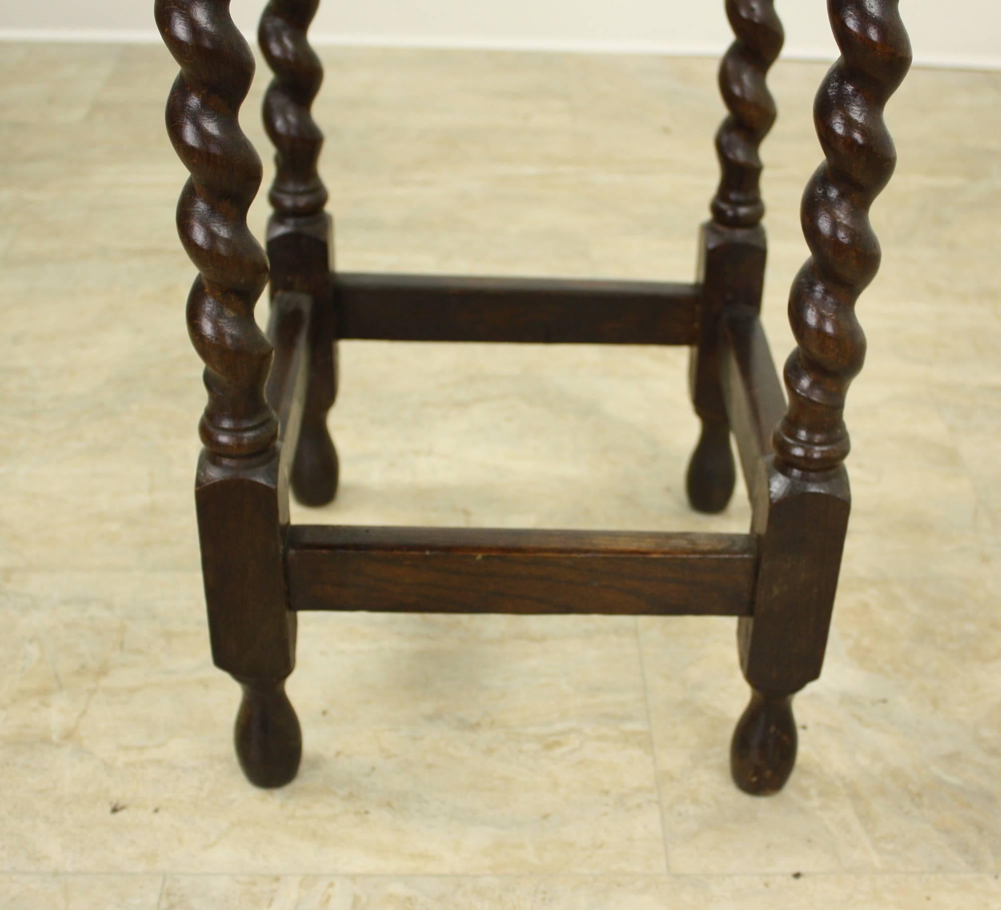 English Barley Twist Side Table In Good Condition In Port Chester, NY