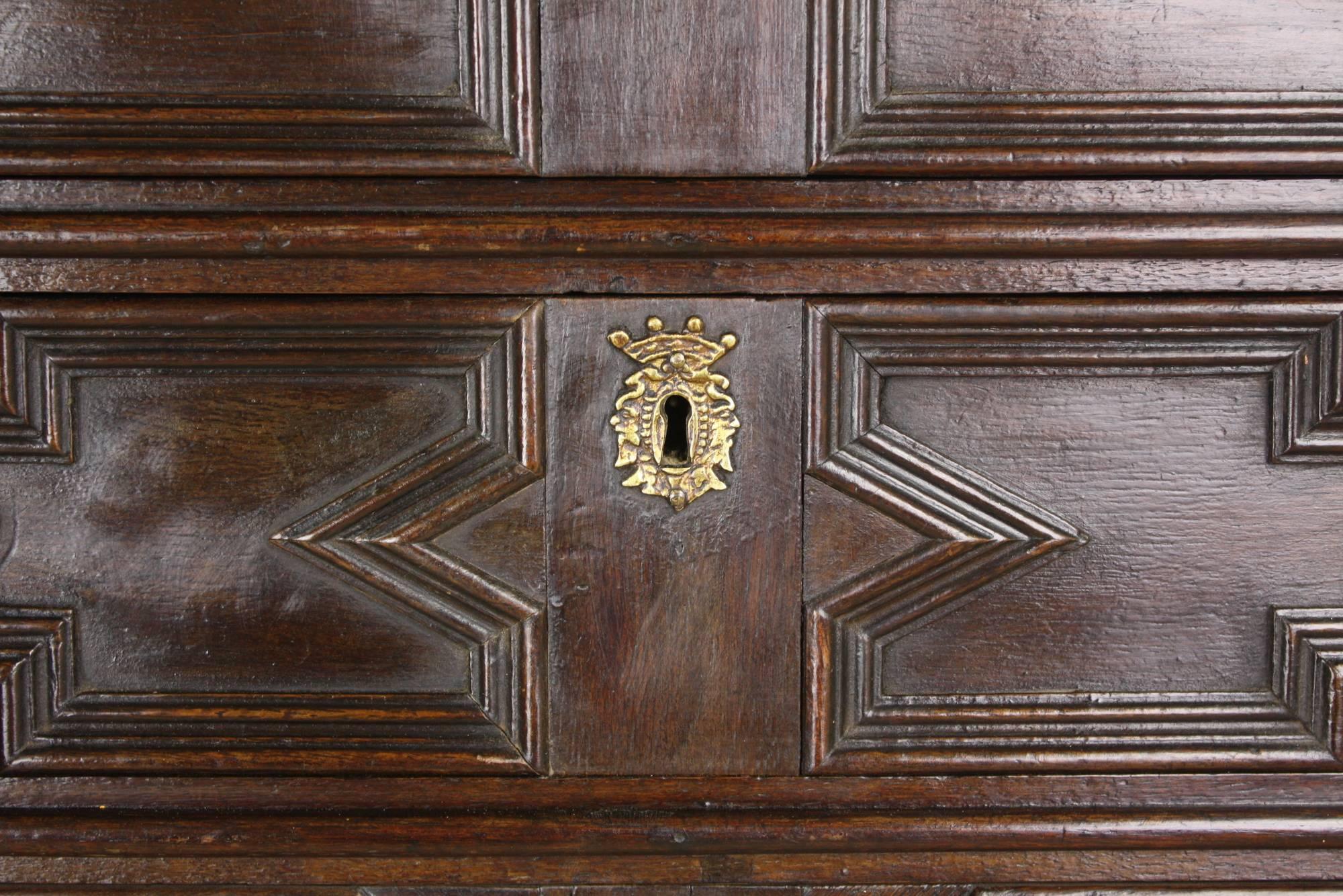 18th Century English Period Oak Chest of Drawers For Sale