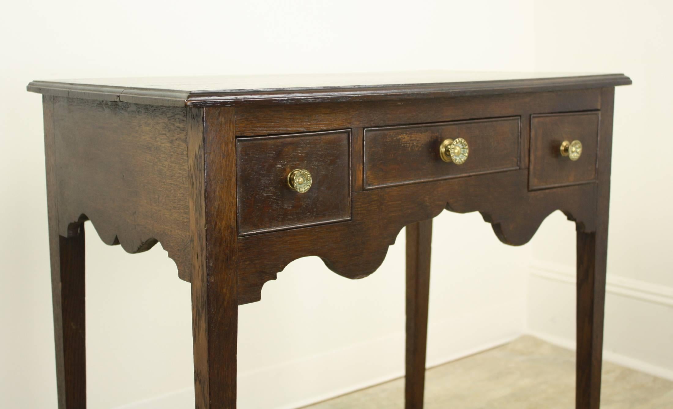 Period Three-Drawer Welsh Oak Lowboy In Good Condition In Port Chester, NY