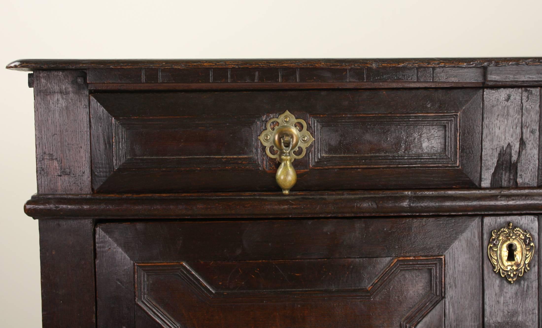 Antique English 18th Century Period Oak Chest of Drawers For Sale 2