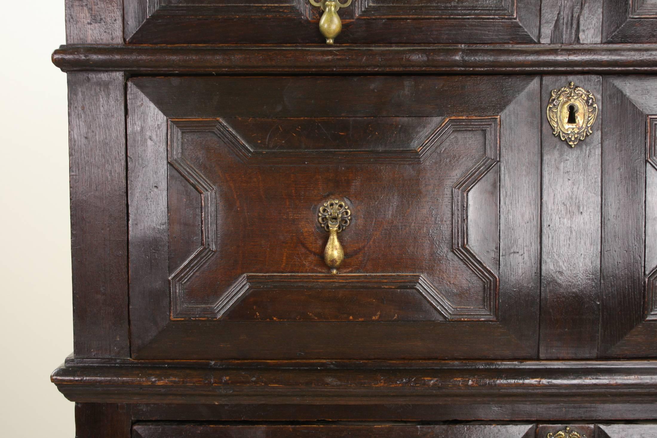 Antique English 18th Century Period Oak Chest of Drawers For Sale 3