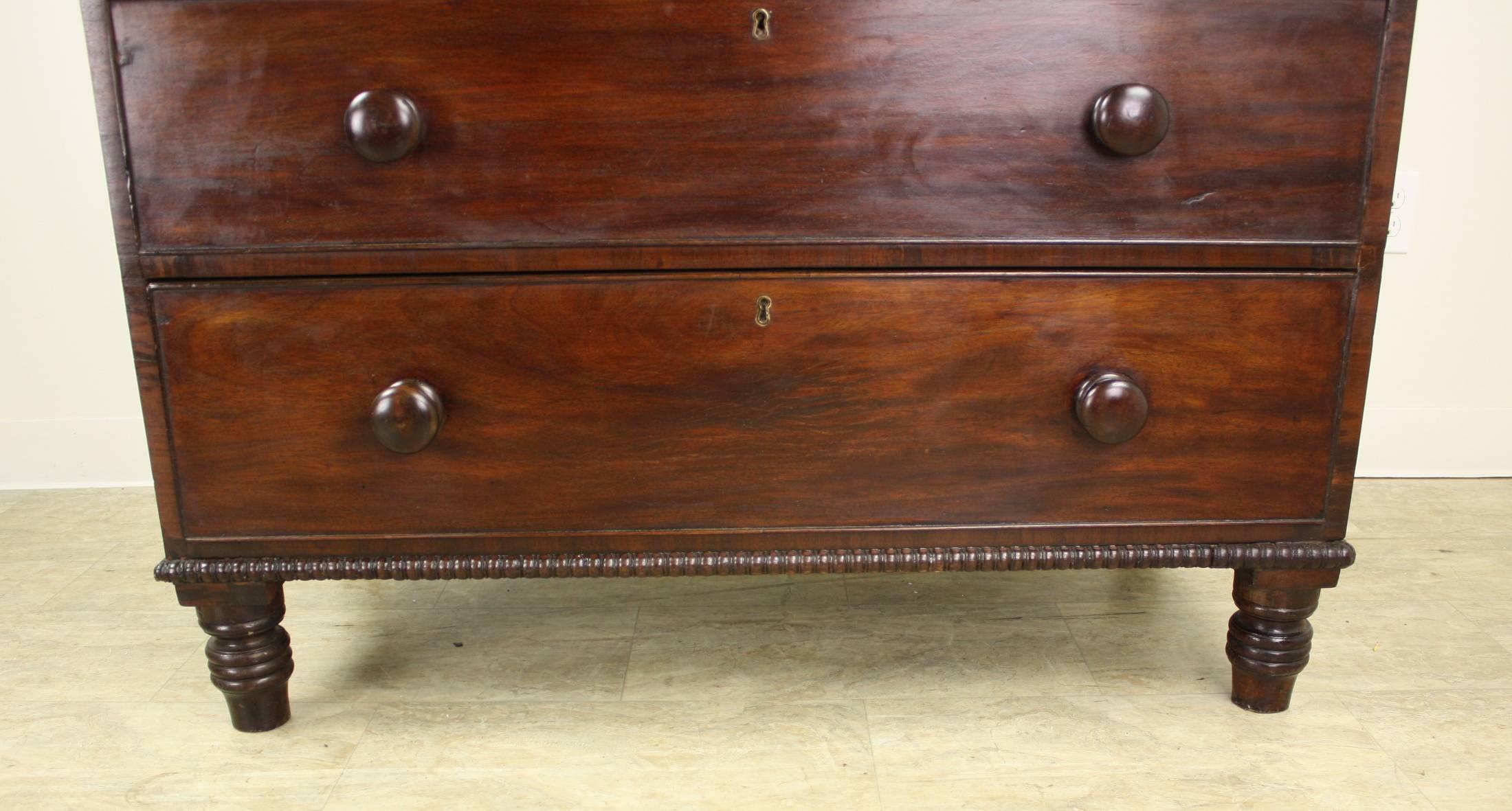 William IV Mahogany Bobbin Edged Chest of Drawers In Good Condition In Port Chester, NY