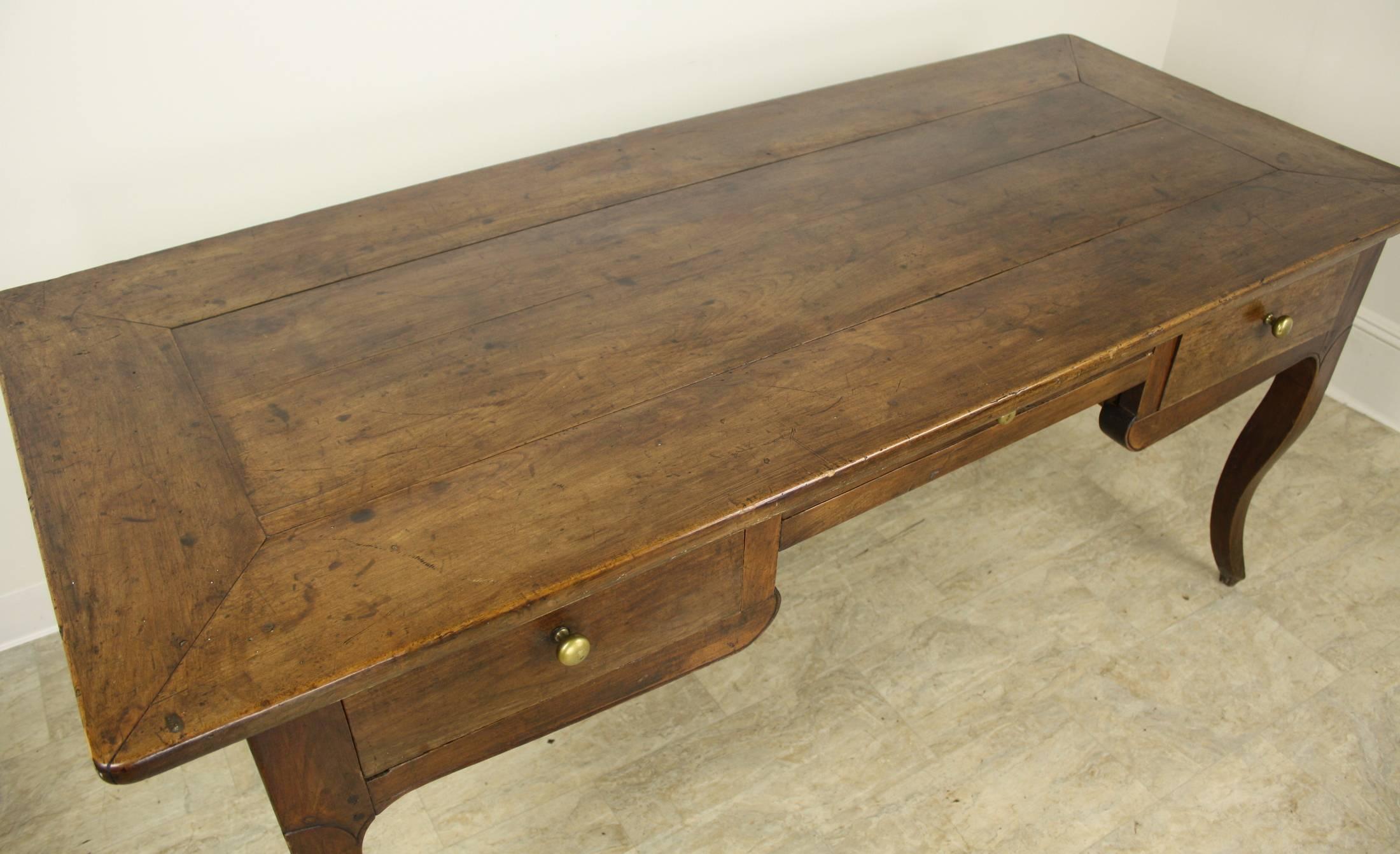 Schreibtisch aus Kirschbaumholz im Louis-XV-Stil im Angebot 2