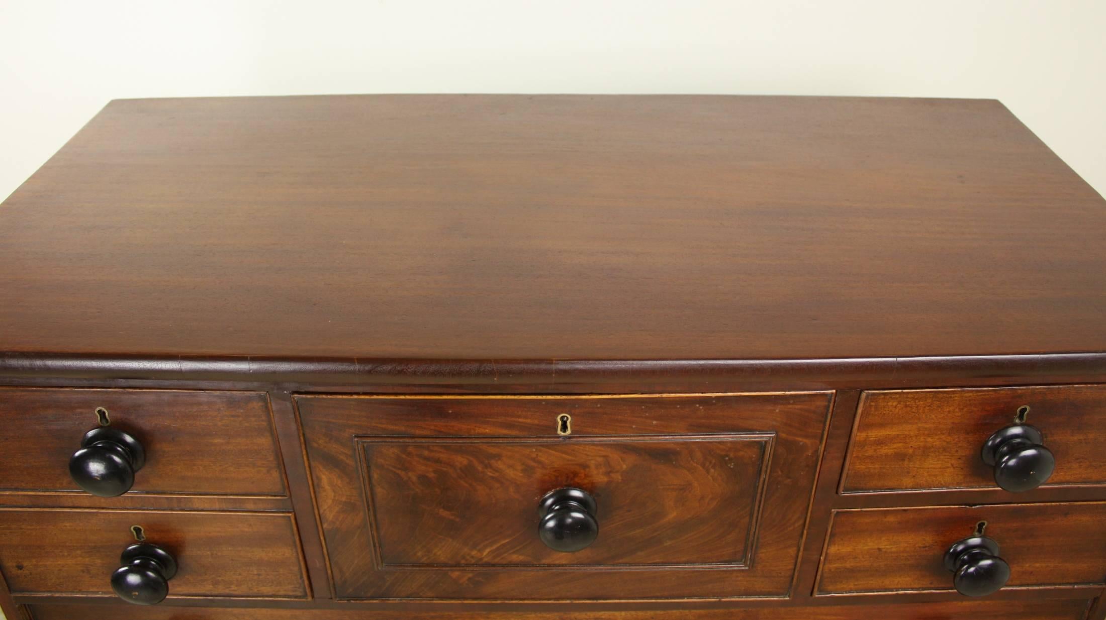 Antique Scottish Mahogany Chest of Drawers, Original Ebony Knobs In Good Condition In Port Chester, NY