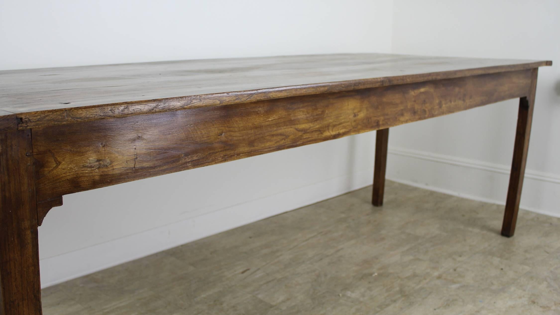 Beautifully Grained Elm Farm Table, Two Drawers In Good Condition In Port Chester, NY