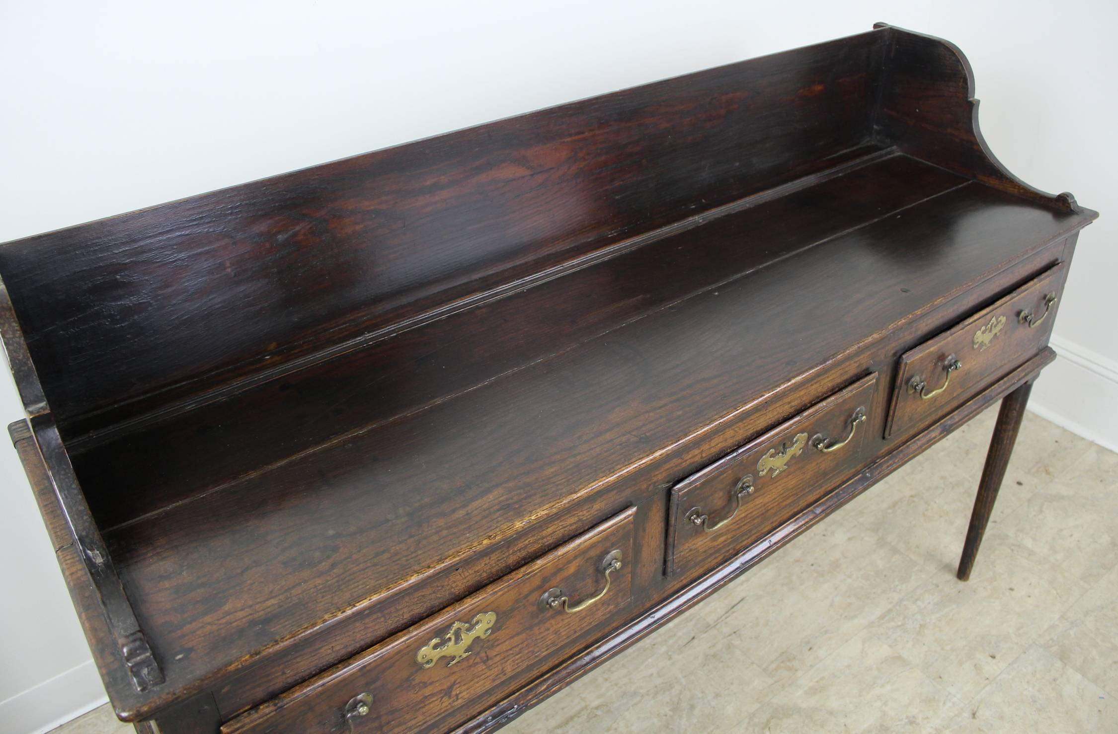Early George III Galleried Server in Oak In Good Condition In Port Chester, NY