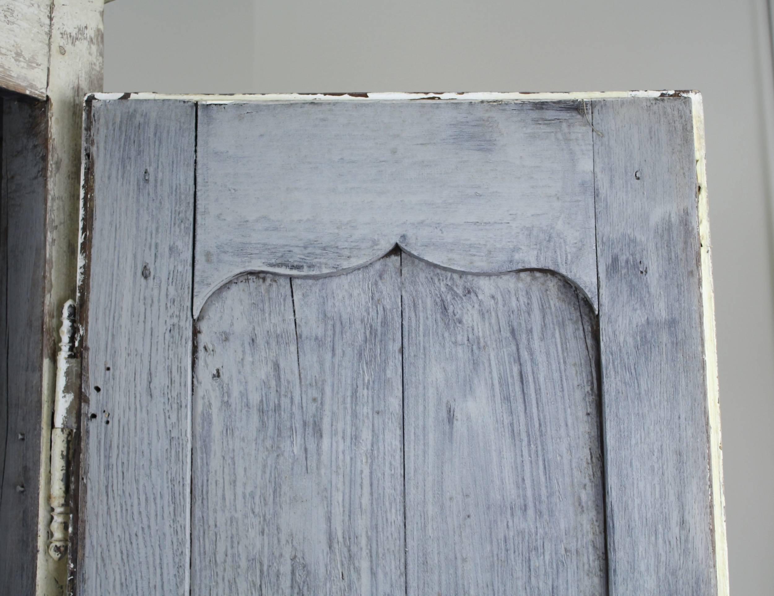 Narrow Antique Painted Chimney Cupboard in Oak In Good Condition In Port Chester, NY
