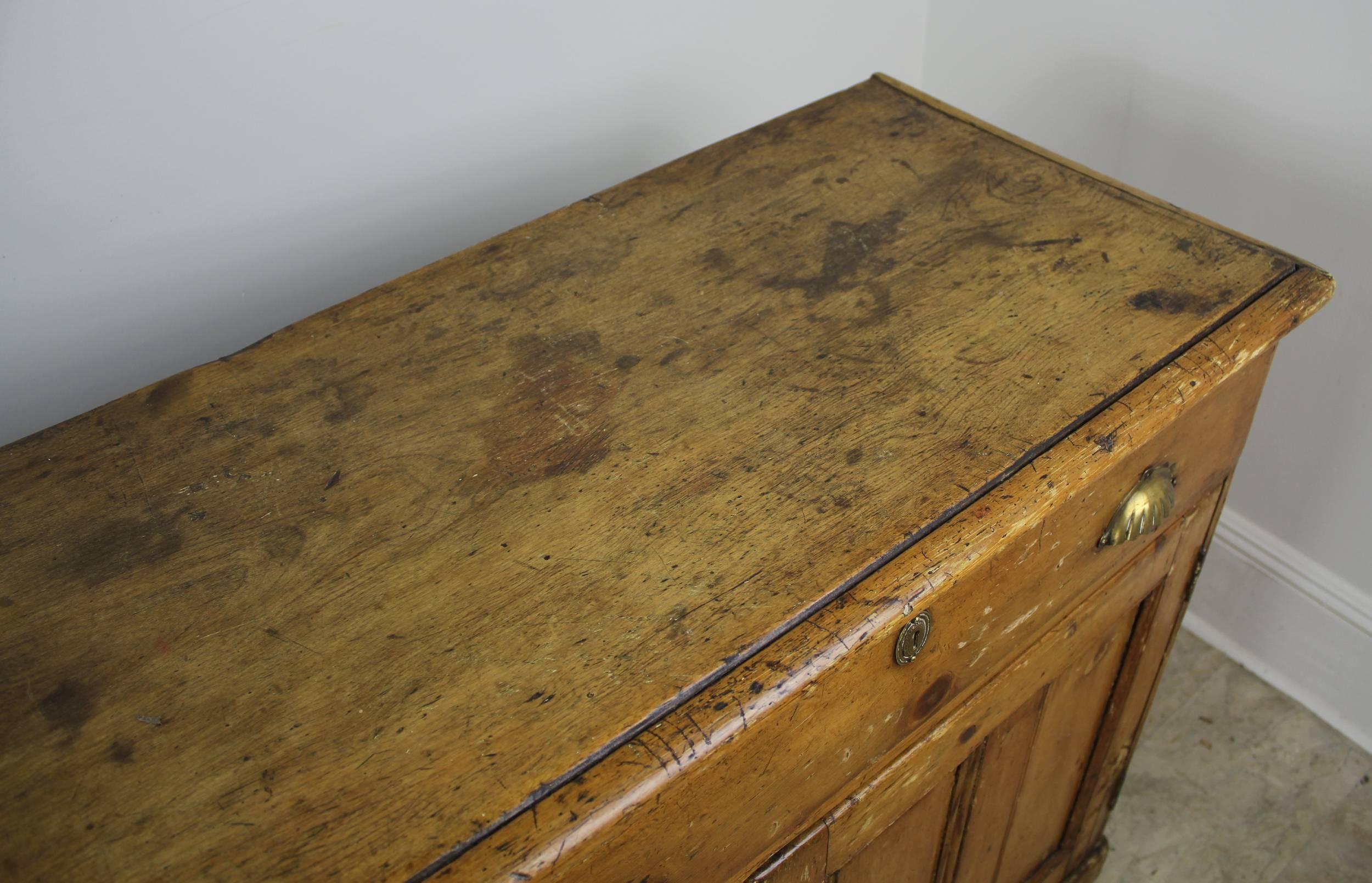 Antique Welsh Pine Dresser Base In Good Condition For Sale In Port Chester, NY