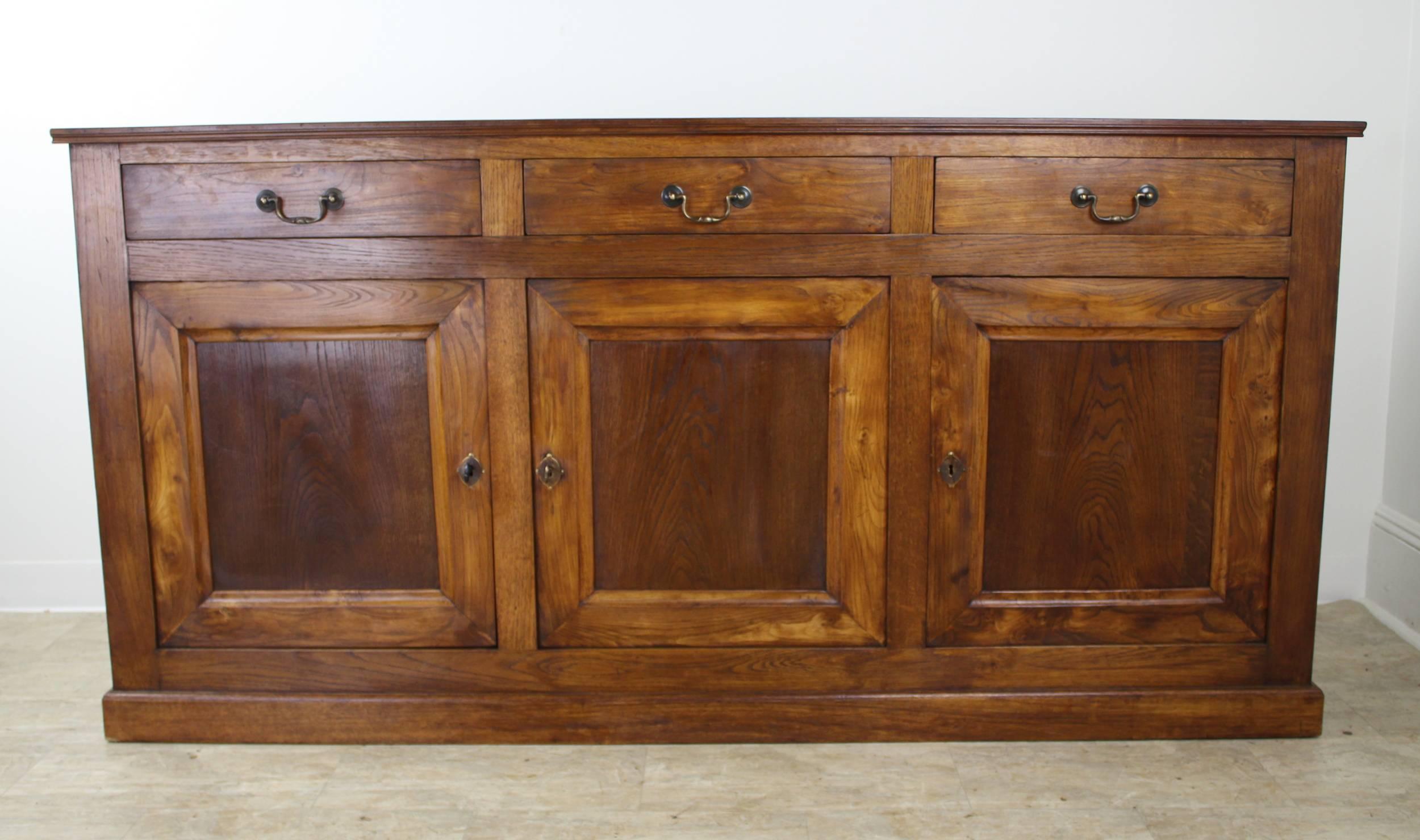 Great Britain (UK) Narrow Walnut Enfilade