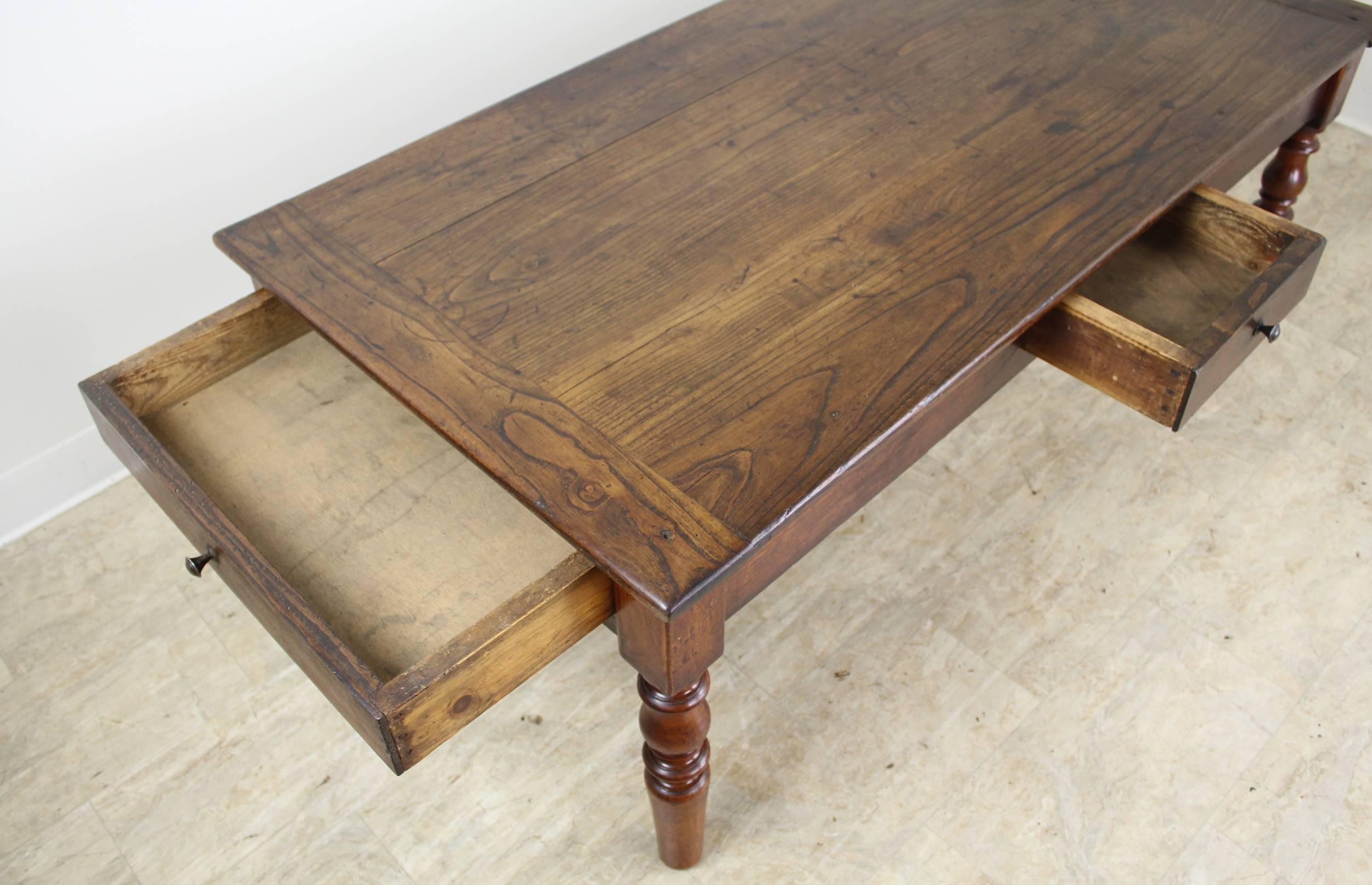 19th Century Antique Chestnut and Fruitwood Coffee Table with Three Drawers and Serving Shelf