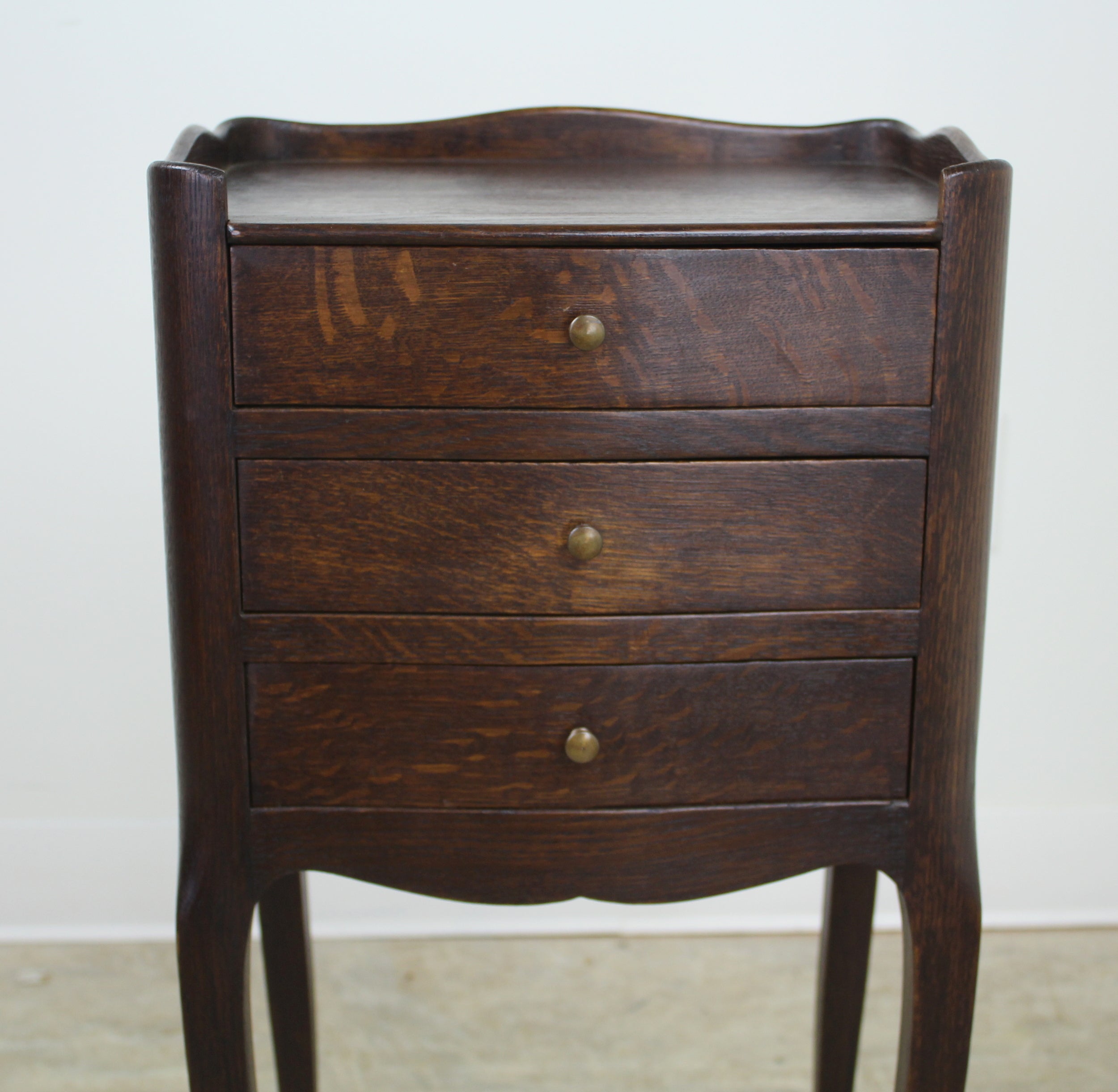 Pair Of French Antique Oak Cabriole Leg Nightstands At 1stdibs