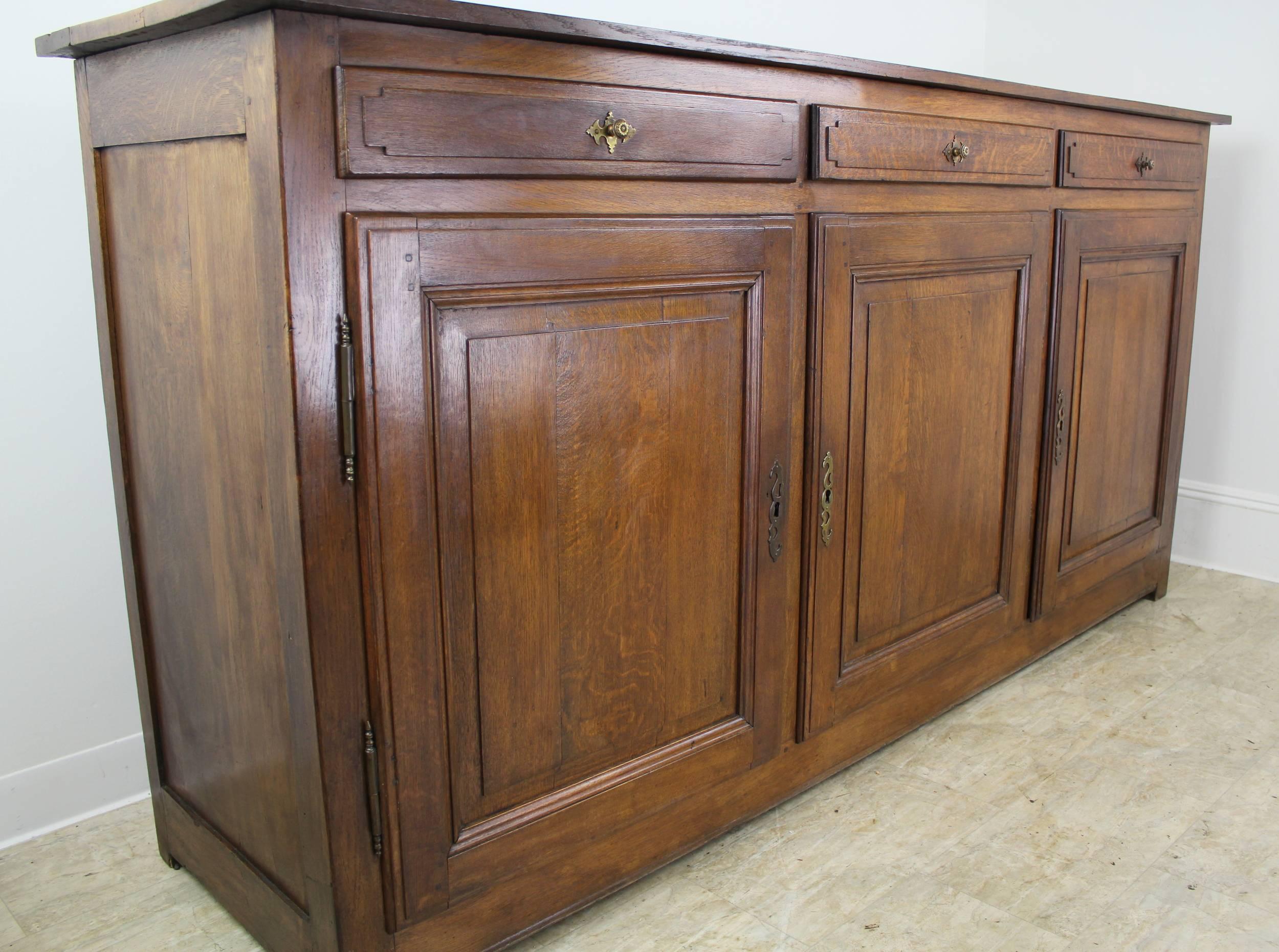 Long Three Door Oak Enfilade In Good Condition In Port Chester, NY