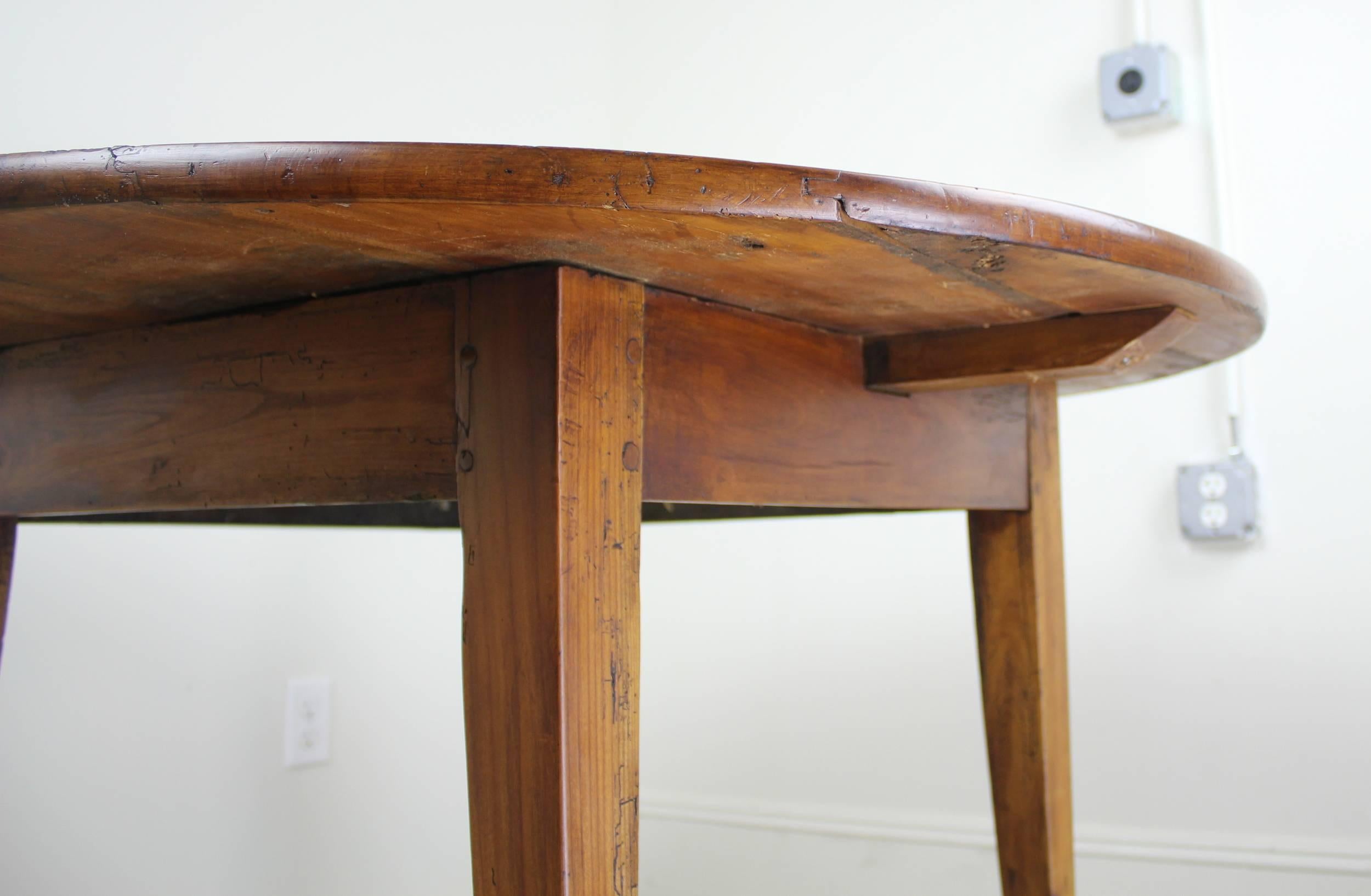 Round Antique Cherry Occasional or Breakfast Table 1