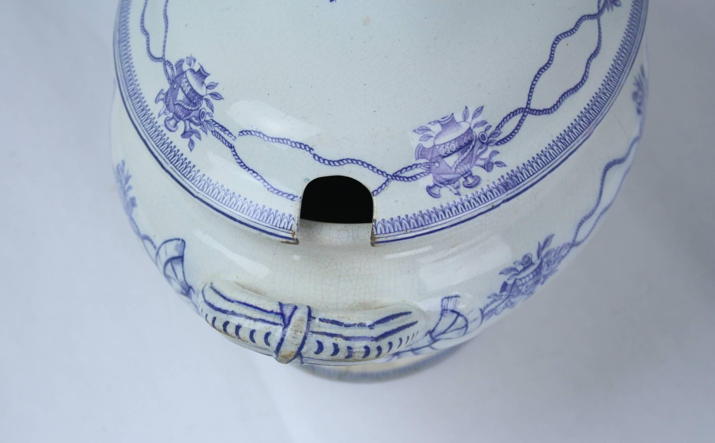 English Early Victorian Blue and White Soup Tureen For Sale