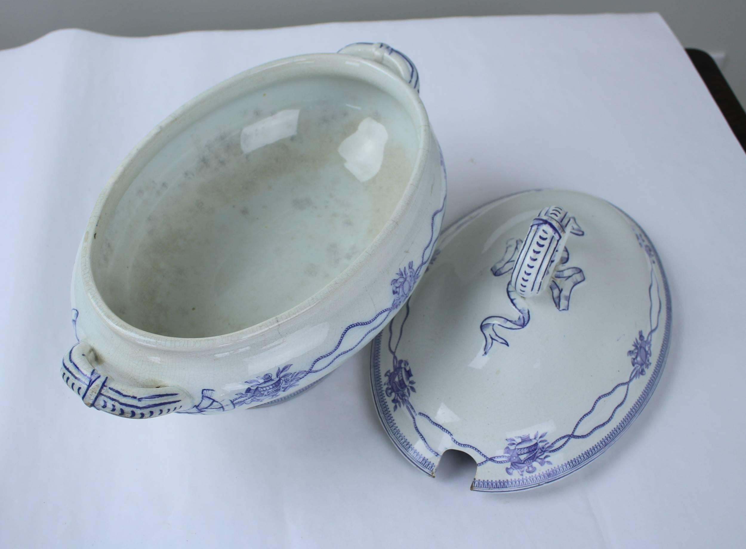 Painted Early Victorian Blue and White Soup Tureen For Sale