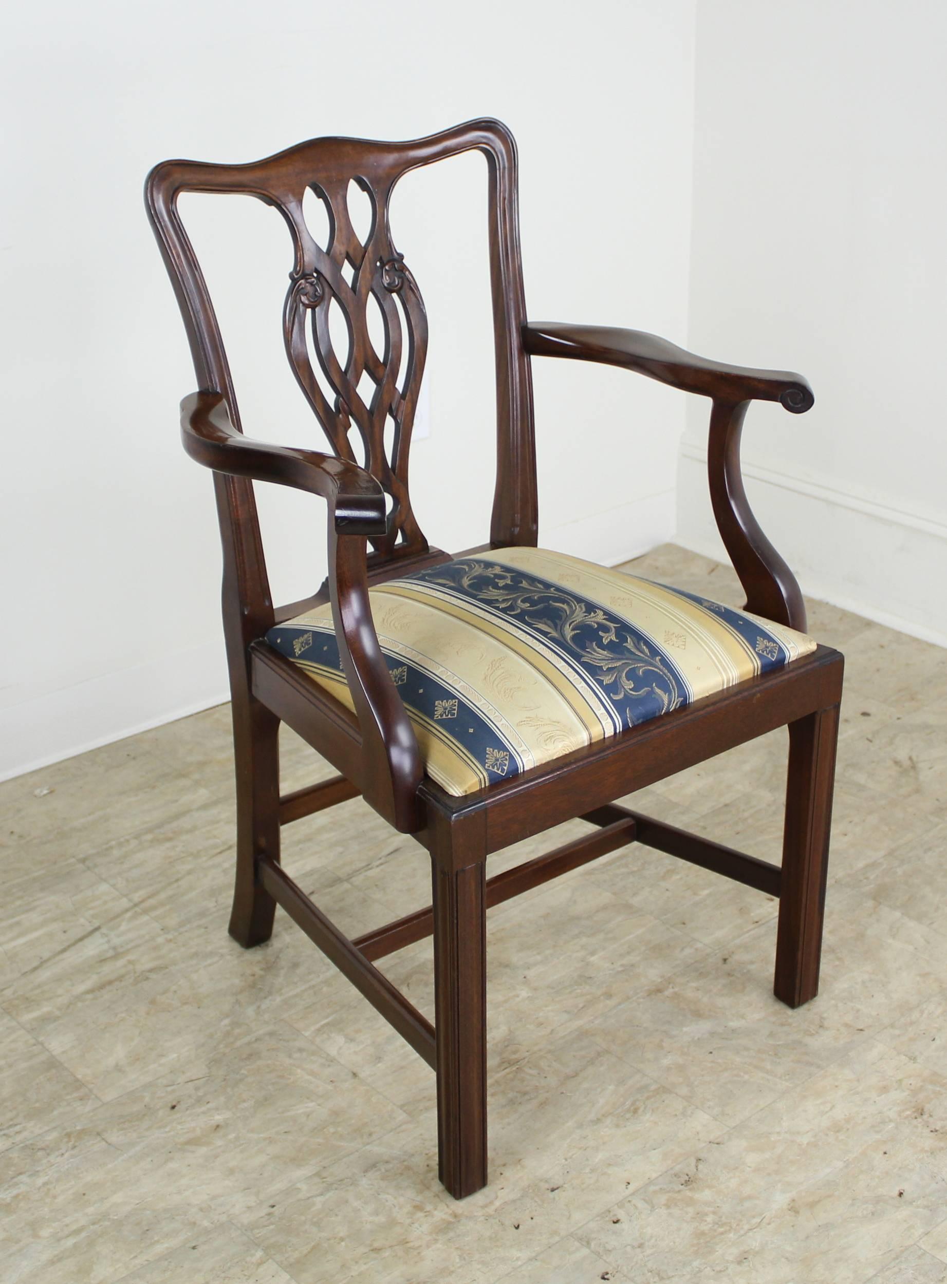 Set of Eight English Mahogany Chippendale Style Dining Chairs In Excellent Condition In Port Chester, NY