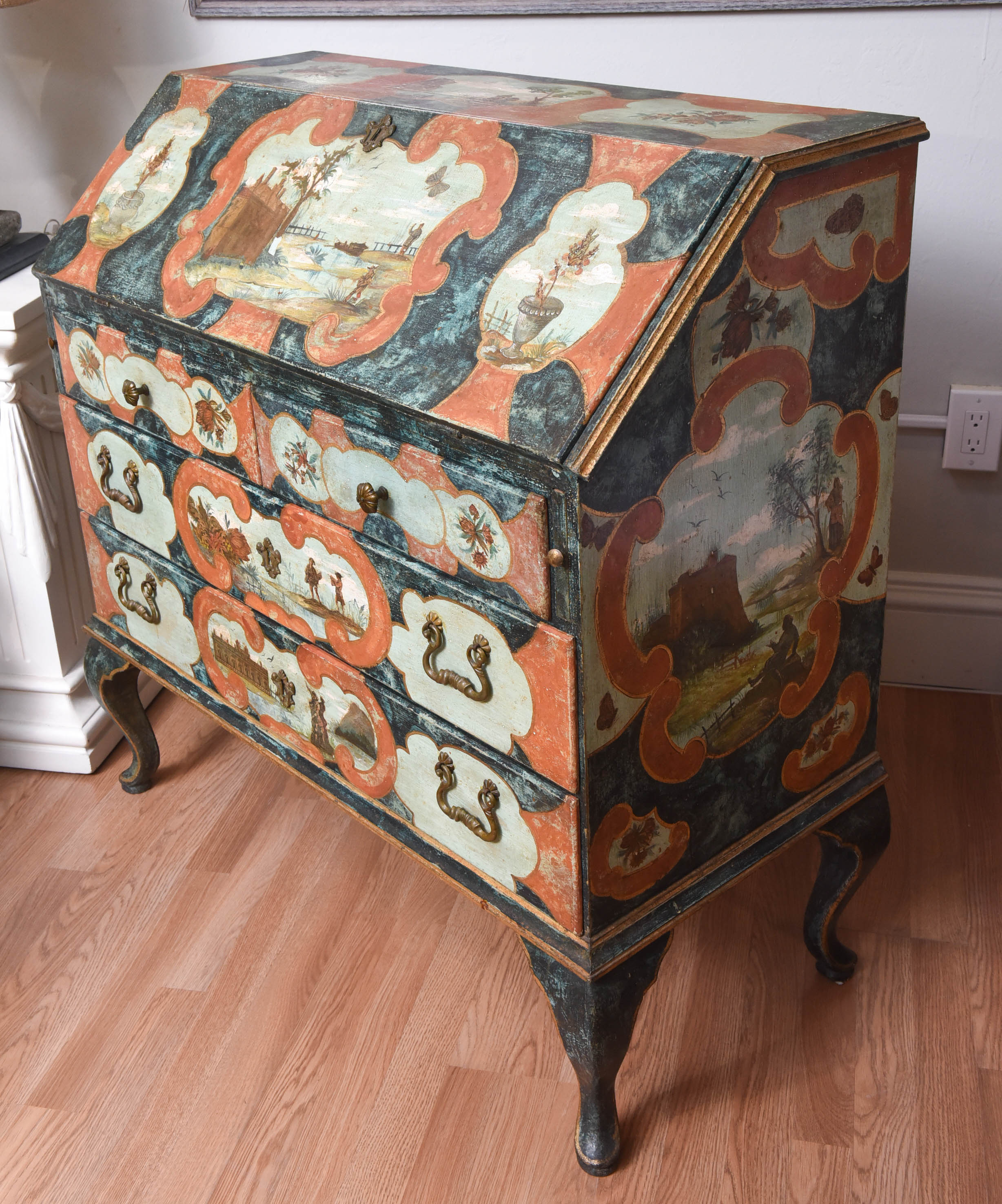 Italian Painted and Decoupage Secretaire 5