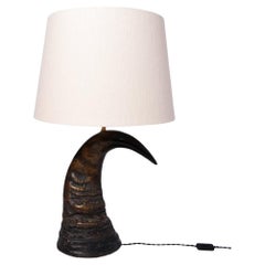 Lampe aus afrikanischem Büffelhorn, 20. Jahrhundert