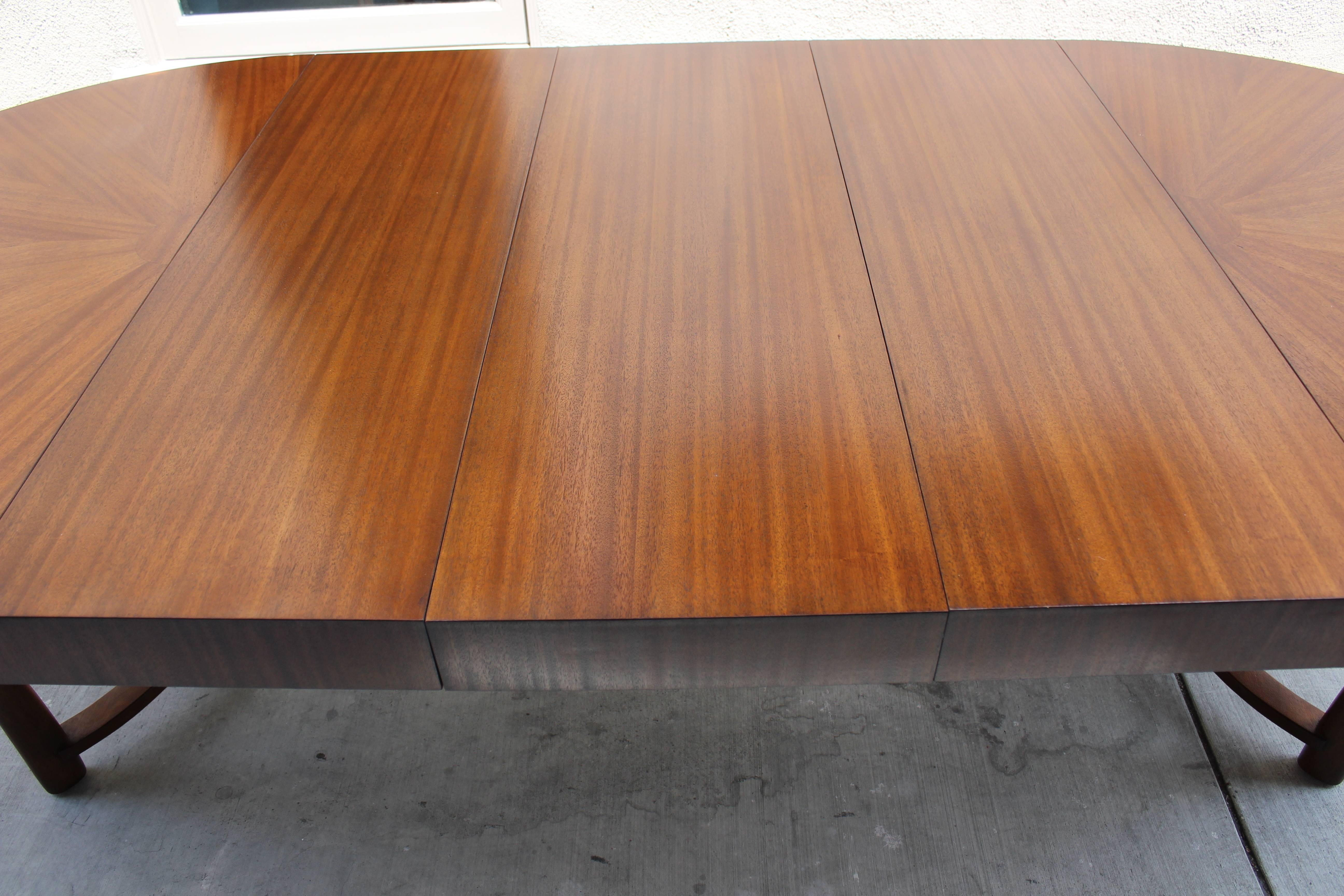 Mid-20th Century T.H. Robsjohn-Gibbings Style Dining Table By Widdicomb, circa 1938 For Sale