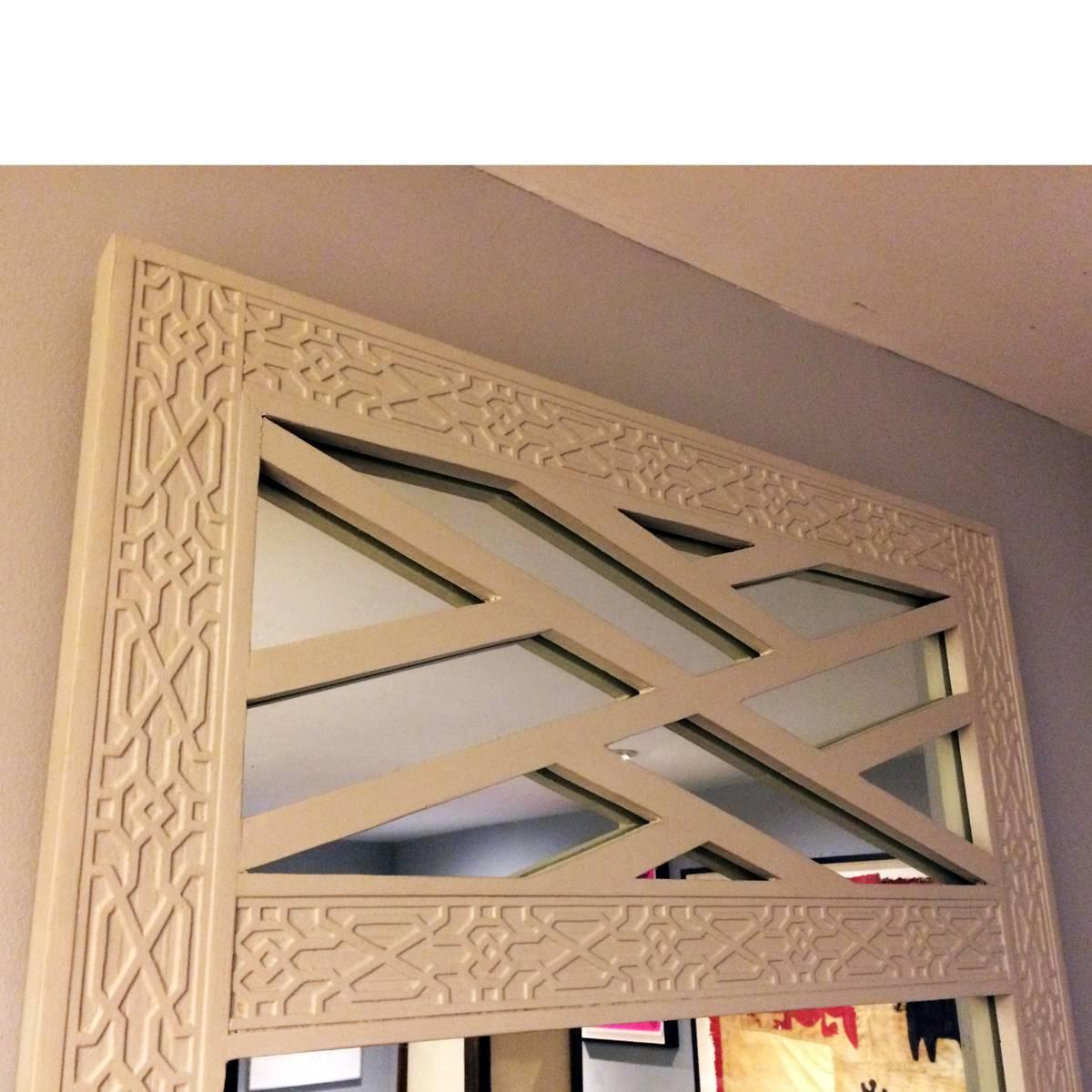 Chinese Chippendale Style Hall Mirror In Excellent Condition For Sale In New York, NY