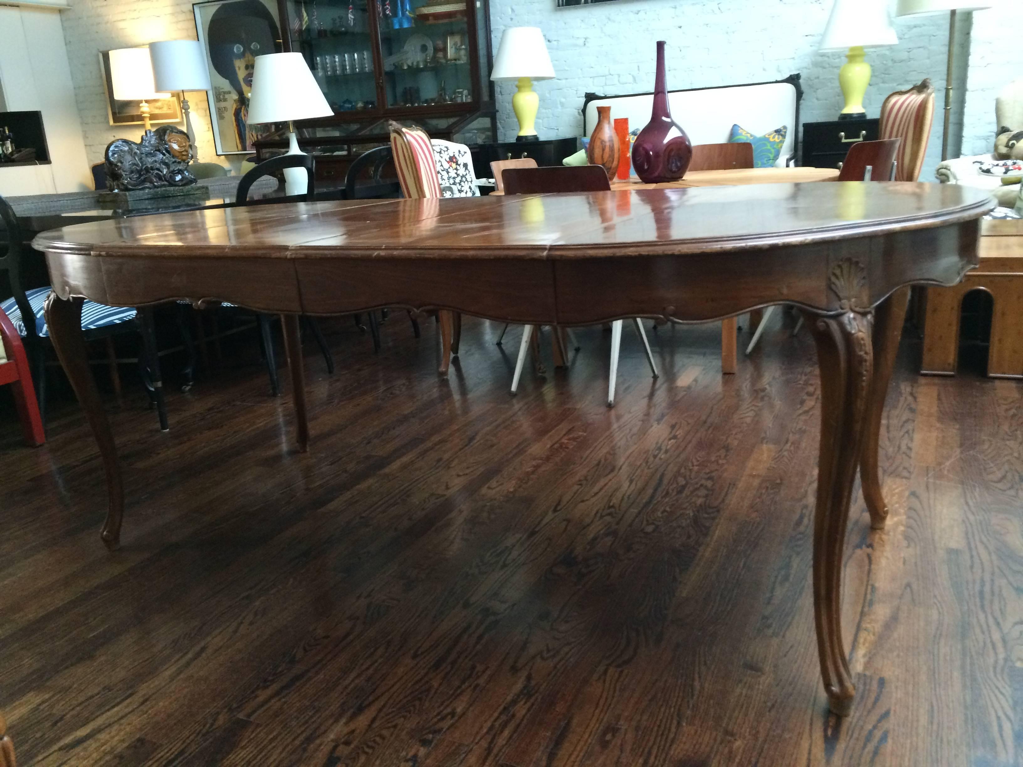Italian Extension Dining Table In Good Condition For Sale In New York, NY