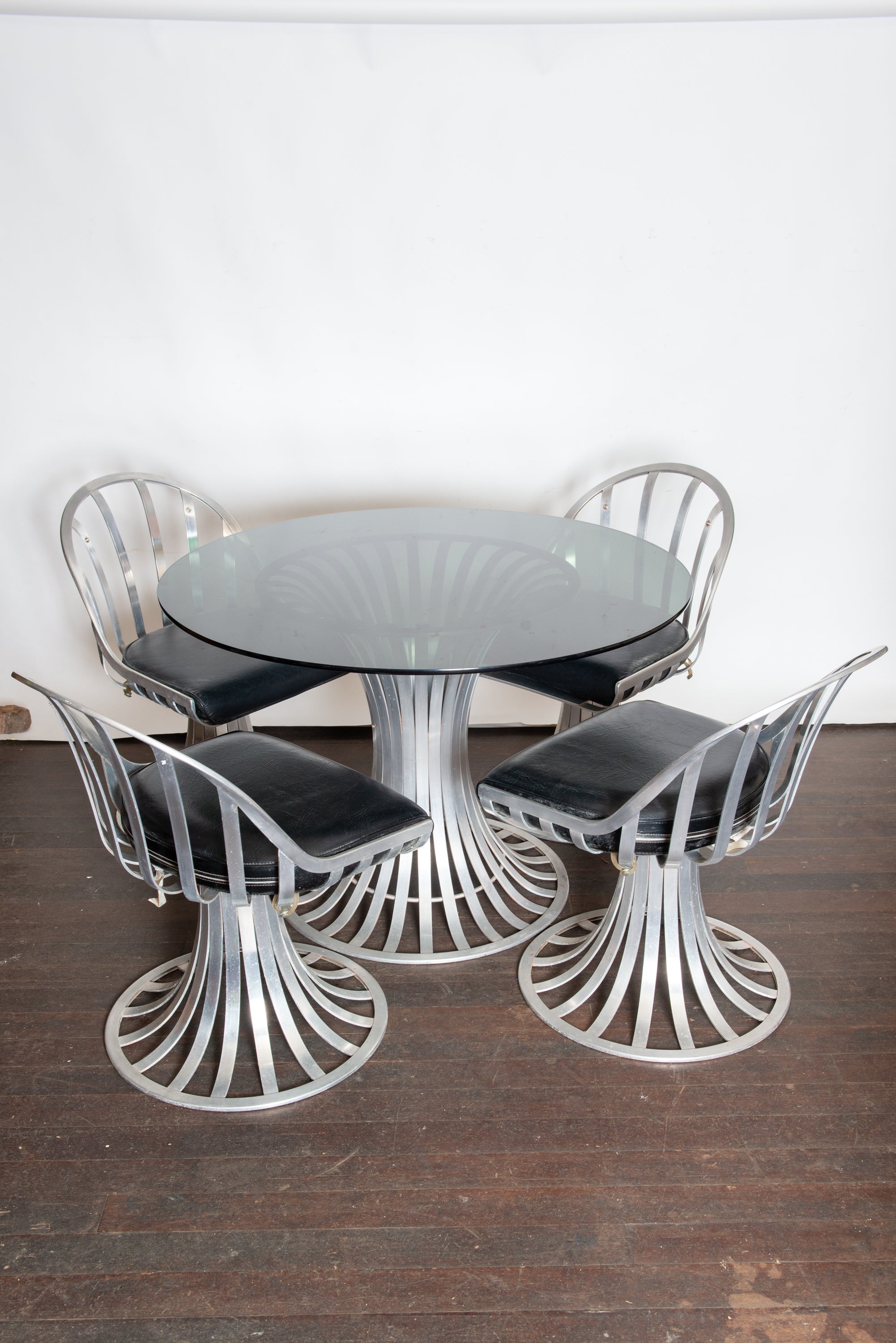 Woodard Round Aluminum Table and Four Chairs