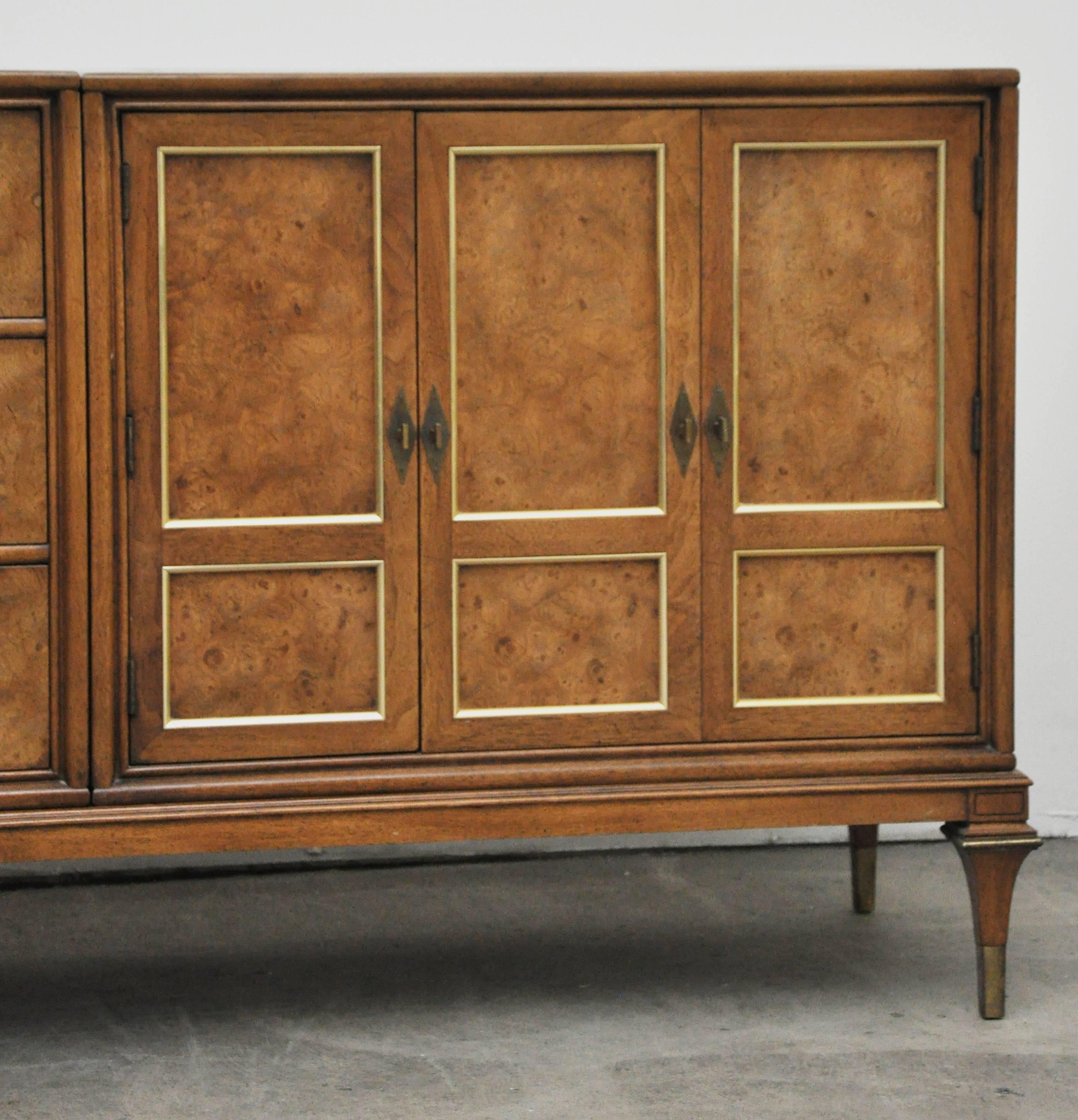 Mastercraft Burled Wood Credenza In Excellent Condition In Stamford, CT