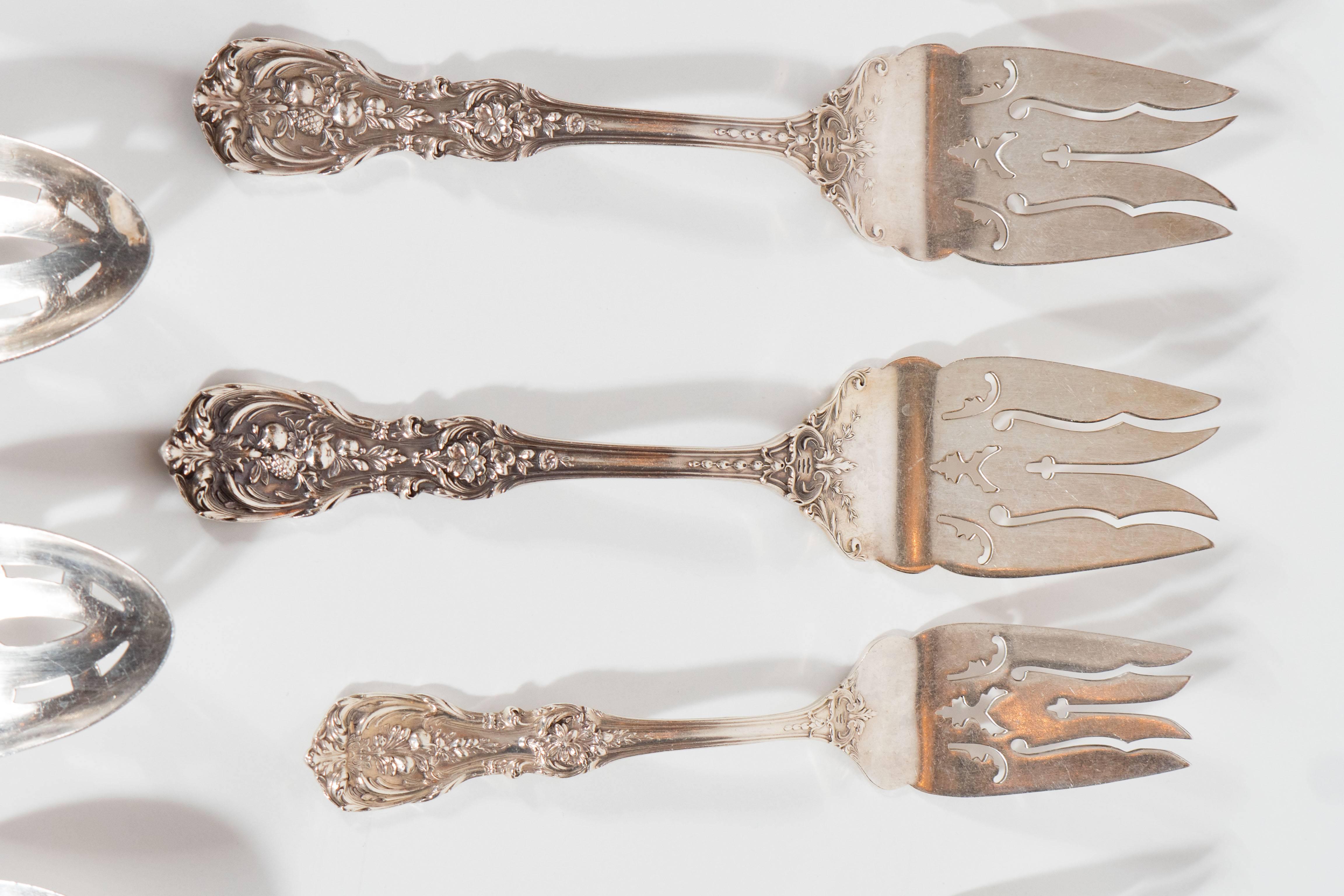 This magnificent often called America's most glorious sterling silver flatware pattern, Francis I is a true work of art. Each piece's central decoration represents a different cluster of fruit and flowers, giving your table a unique and Classic