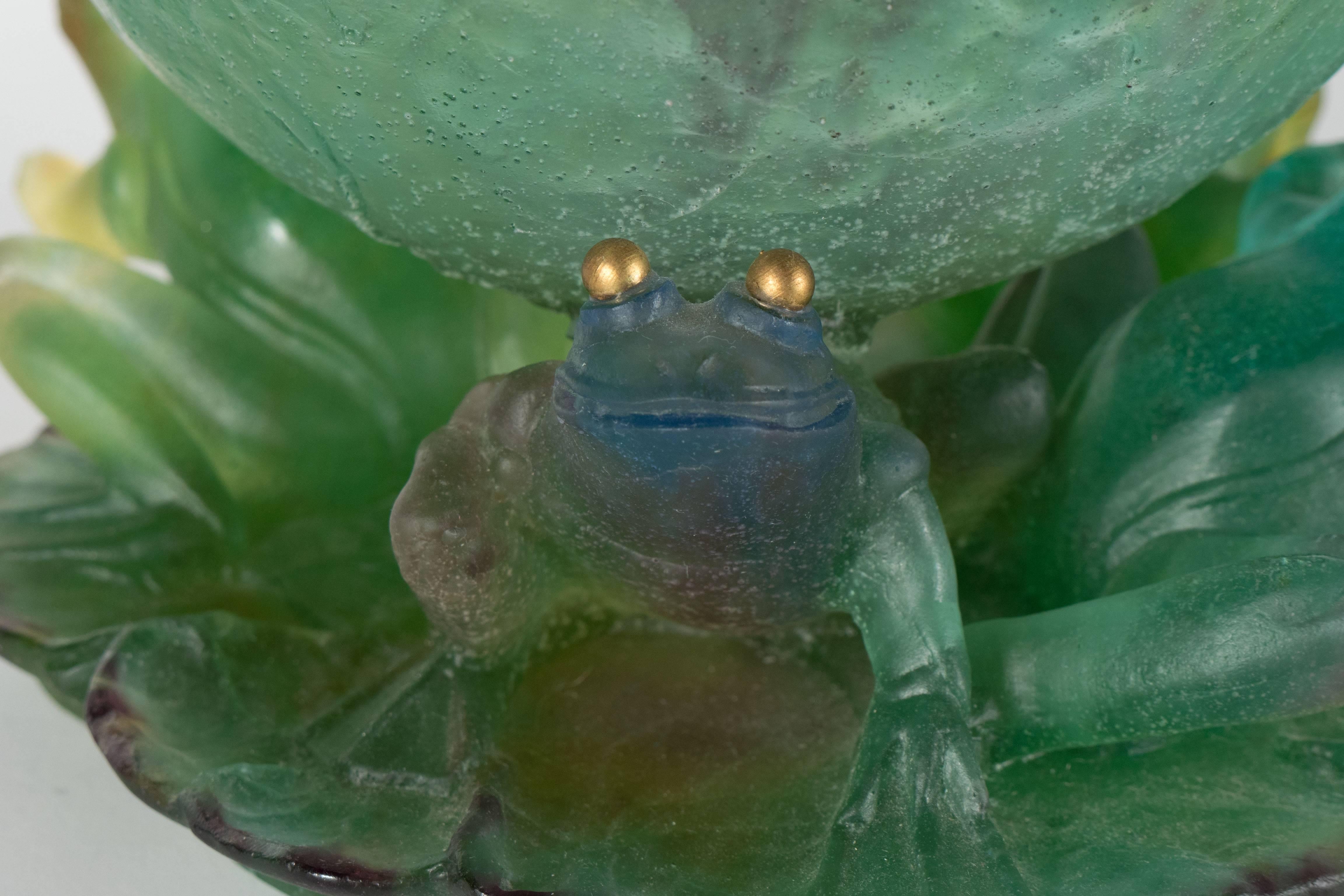 Français Bol à pieds « Les Grenouilles » en verre d'art Pate de Verre de Daum