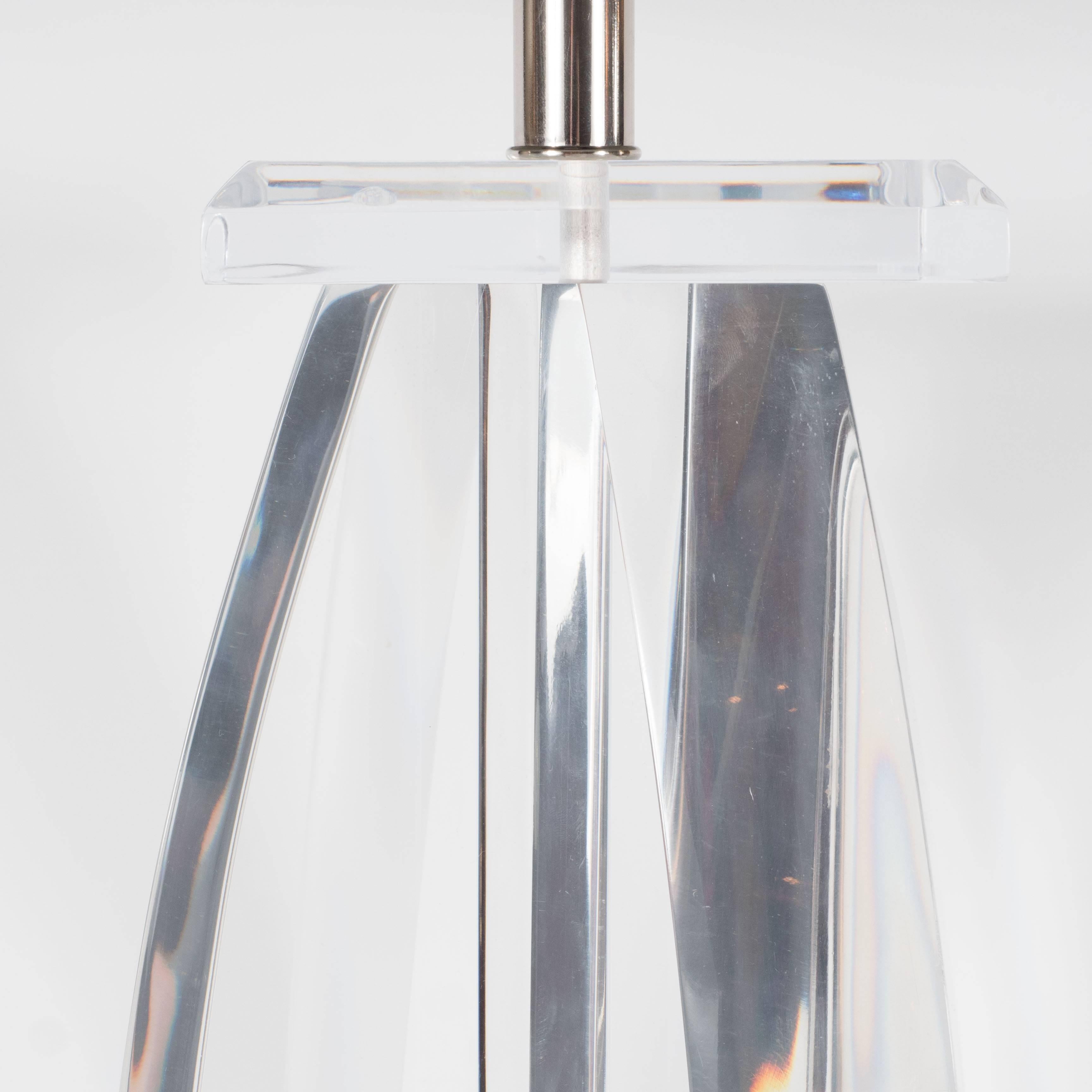 Mid-Century Modernist Lucite Table Lamp with Chrome Fittings For Sale 4