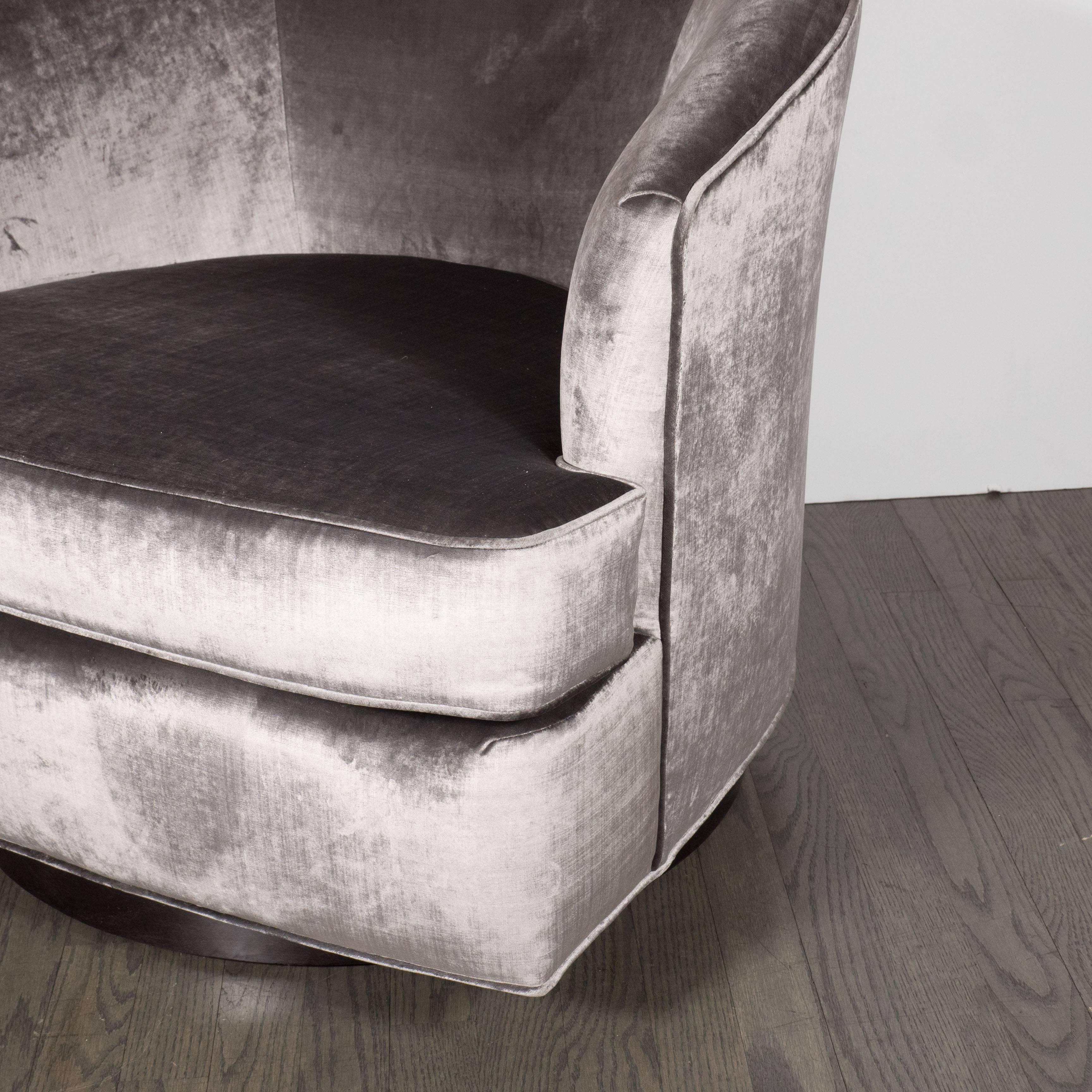 Milo Baughman Swivel Chair in Platinum Grey Velvet with Ebonized Walnut Base In Excellent Condition In New York, NY