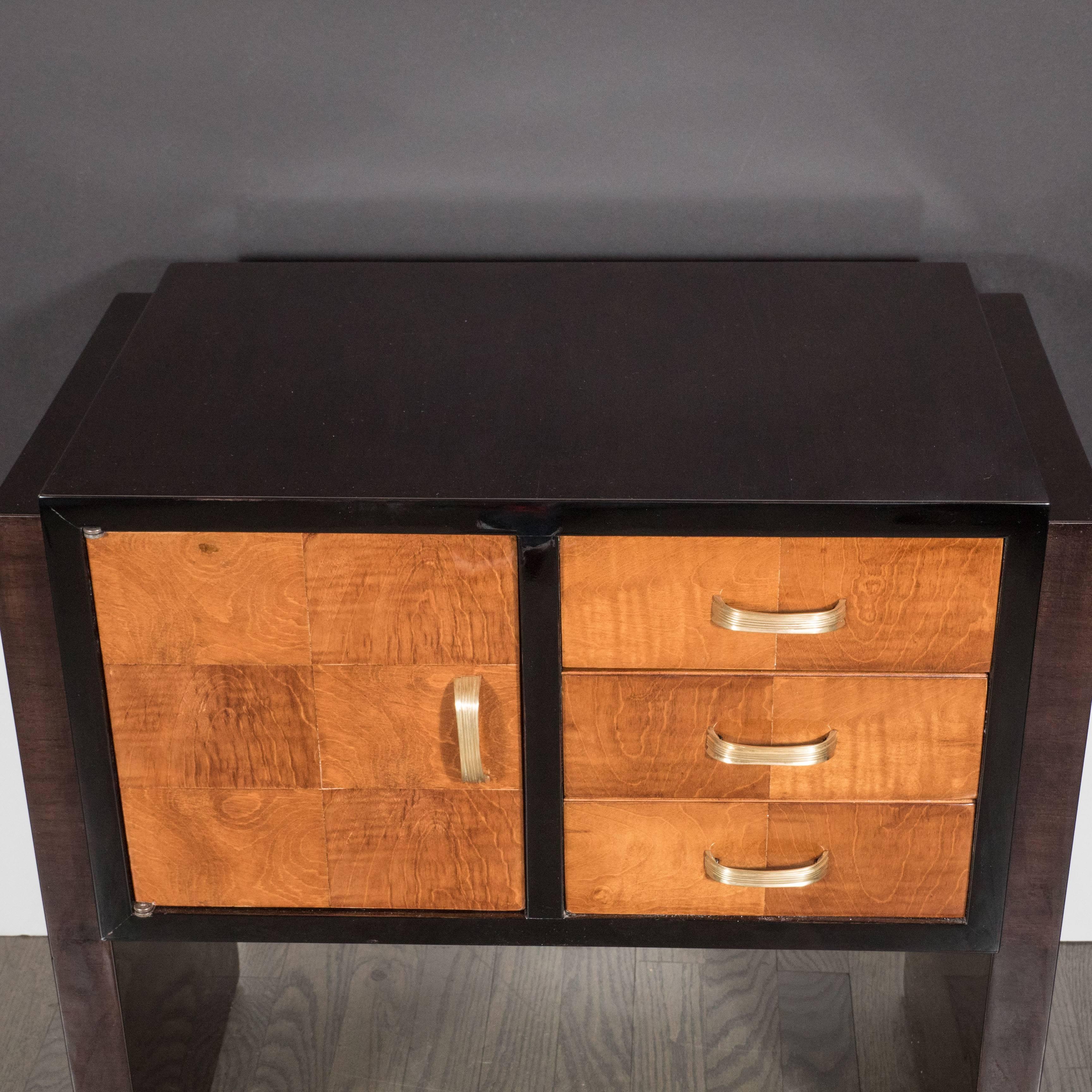 Mid-20th Century Pair of Art Deco Nightstands or End Tables in Burled Elm and Ebonized Walnut