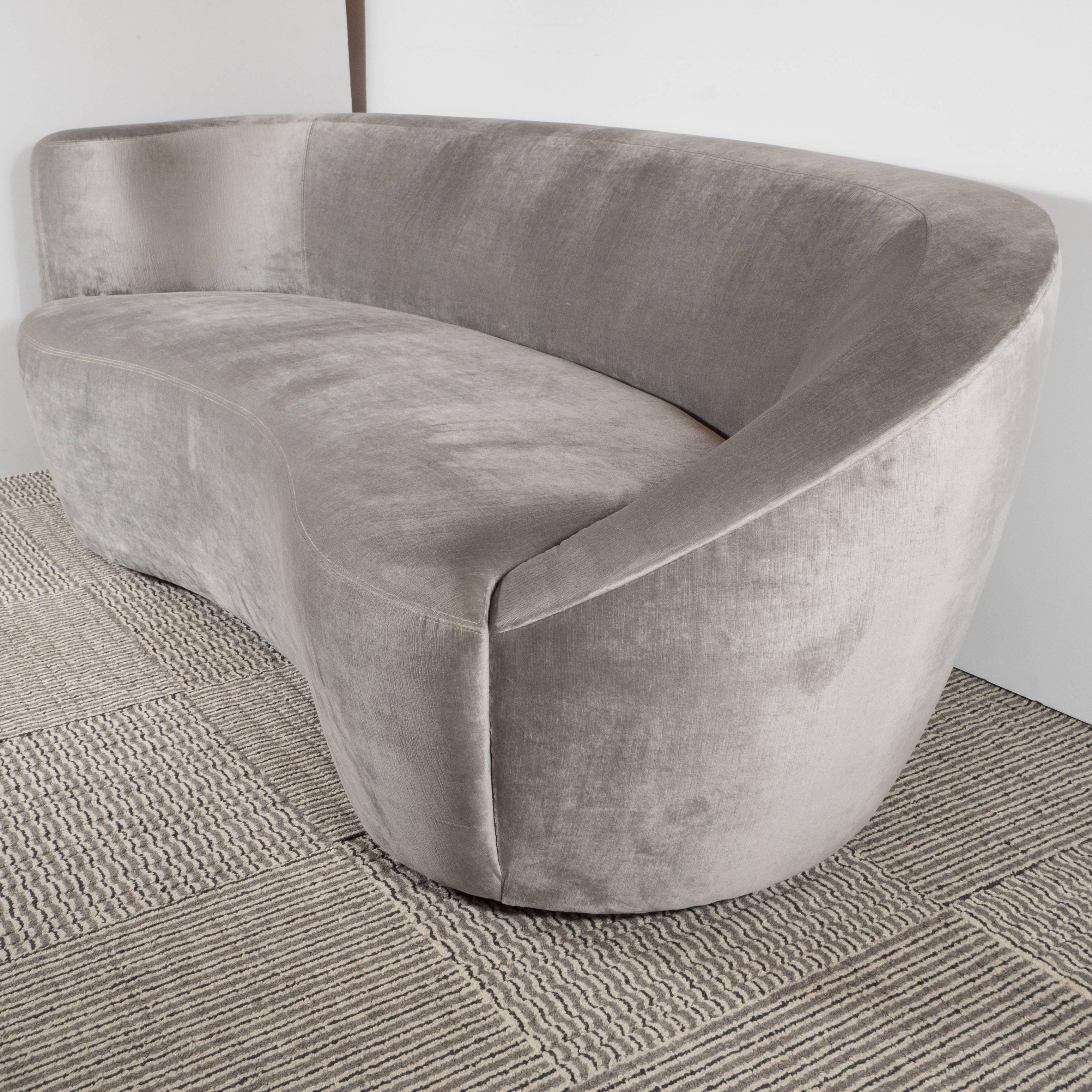Mid-Century Nautilus Sofa in Luxe Platinum Velvet by Vladimir Kagan In Excellent Condition In New York, NY