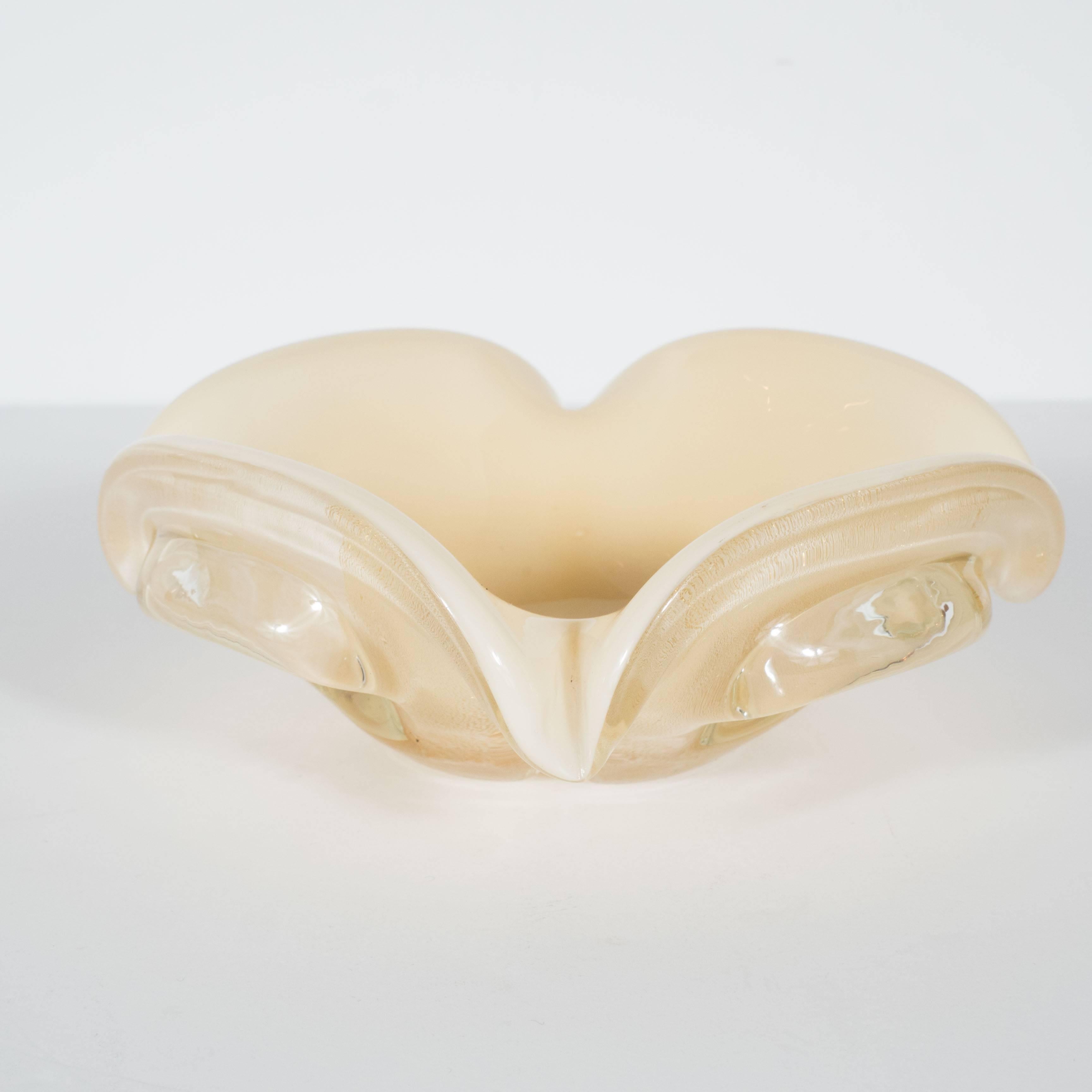 Mid-Century HandBlown Murano Ashtray in Champagne and 24-carat Gold Flecks In Excellent Condition In New York, NY