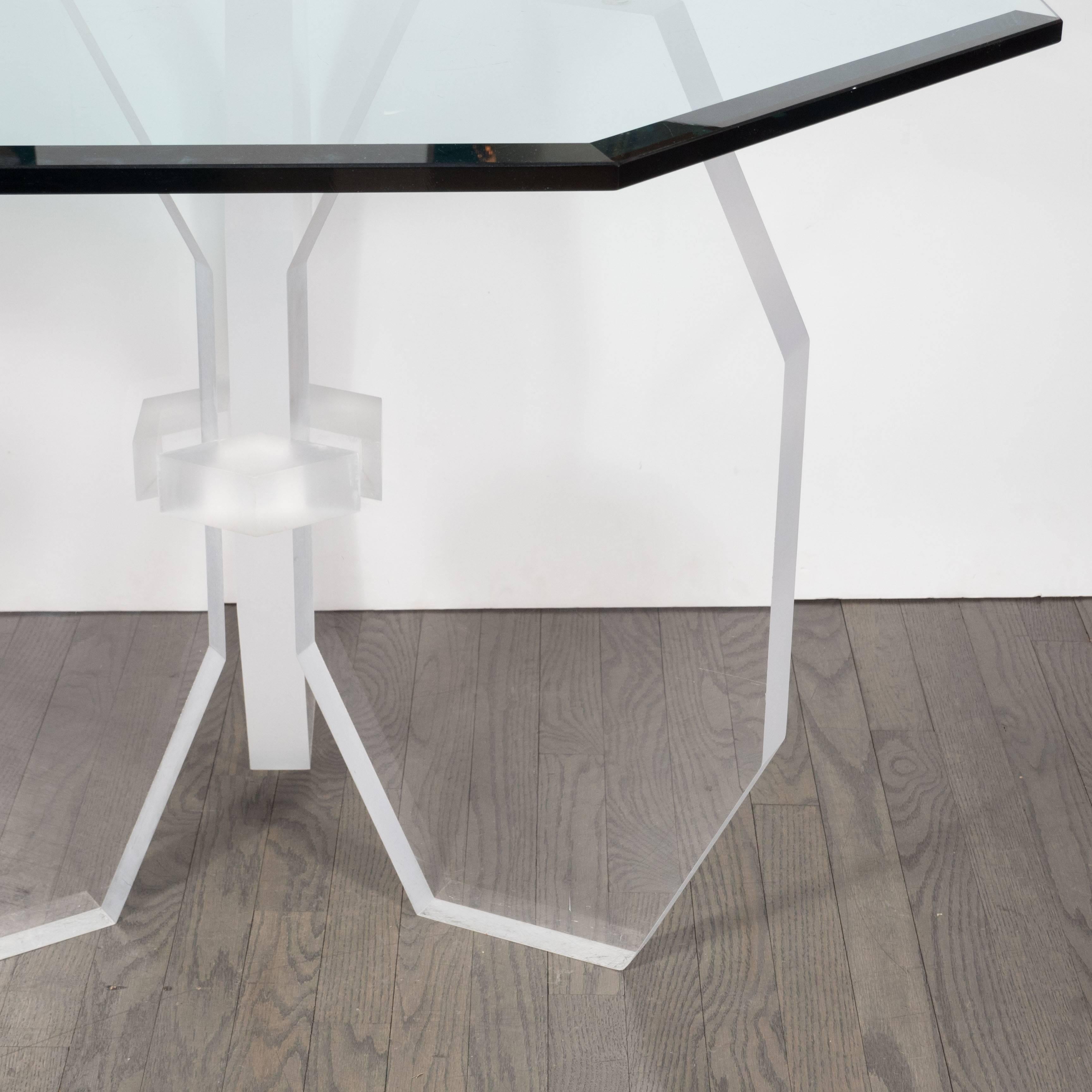 Mid-Century Modernist Sculptural Faceted Lucite and Bevelled Glass Dining Table  3