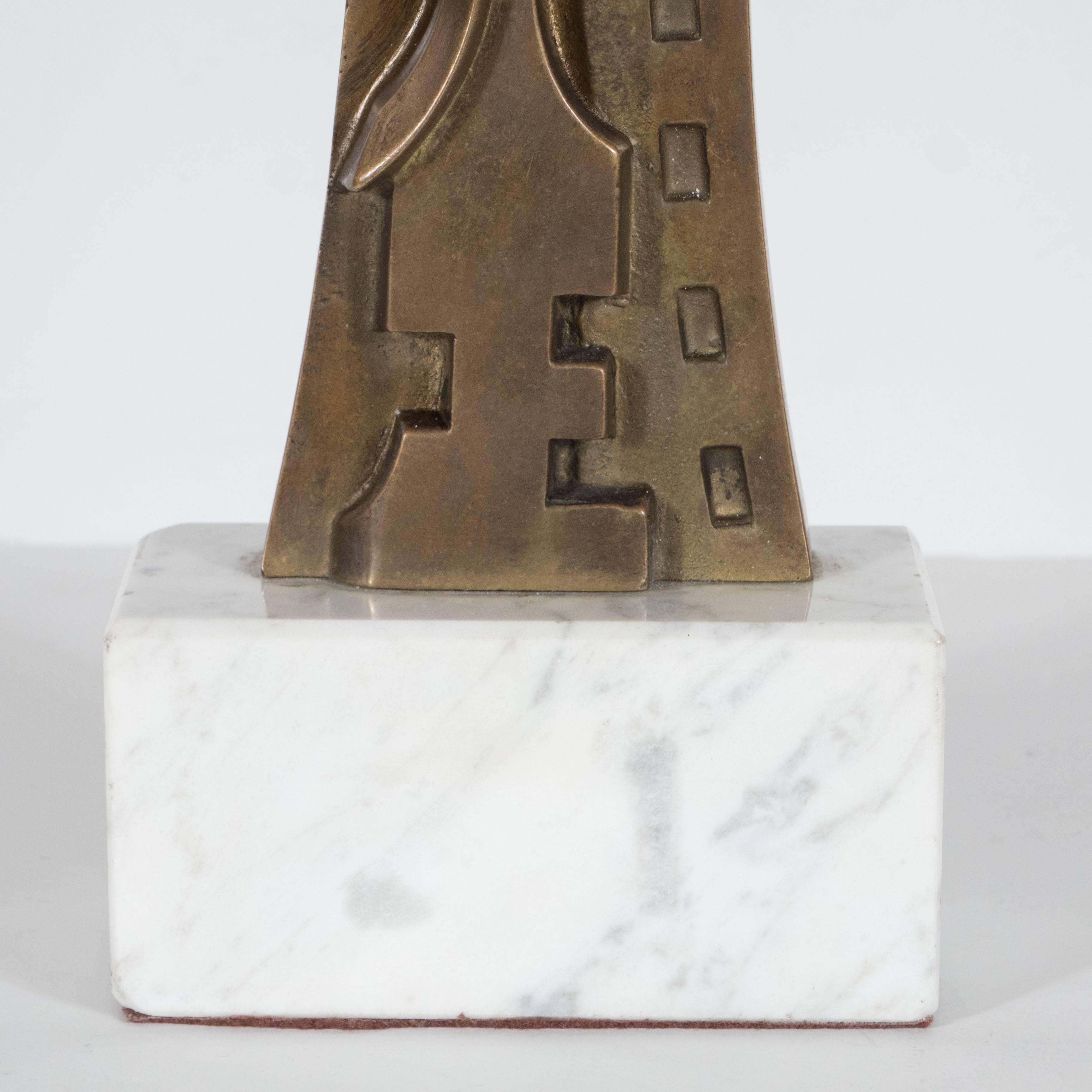 Scultura moderna di metà secolo in bronzo patinato e marmo di S. Monachesi In condizioni ottime in vendita a New York, NY