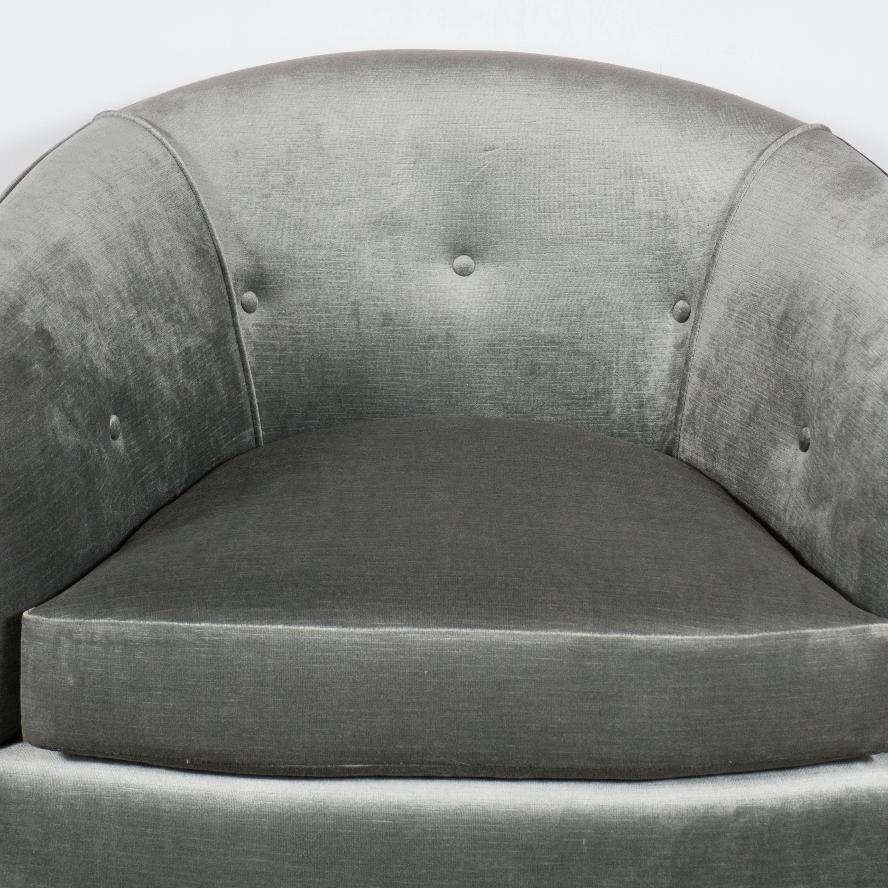 Pair of Milo Baughman Swivel Chairs in Platinum Velvet with Tufted Detailing In Excellent Condition In New York, NY