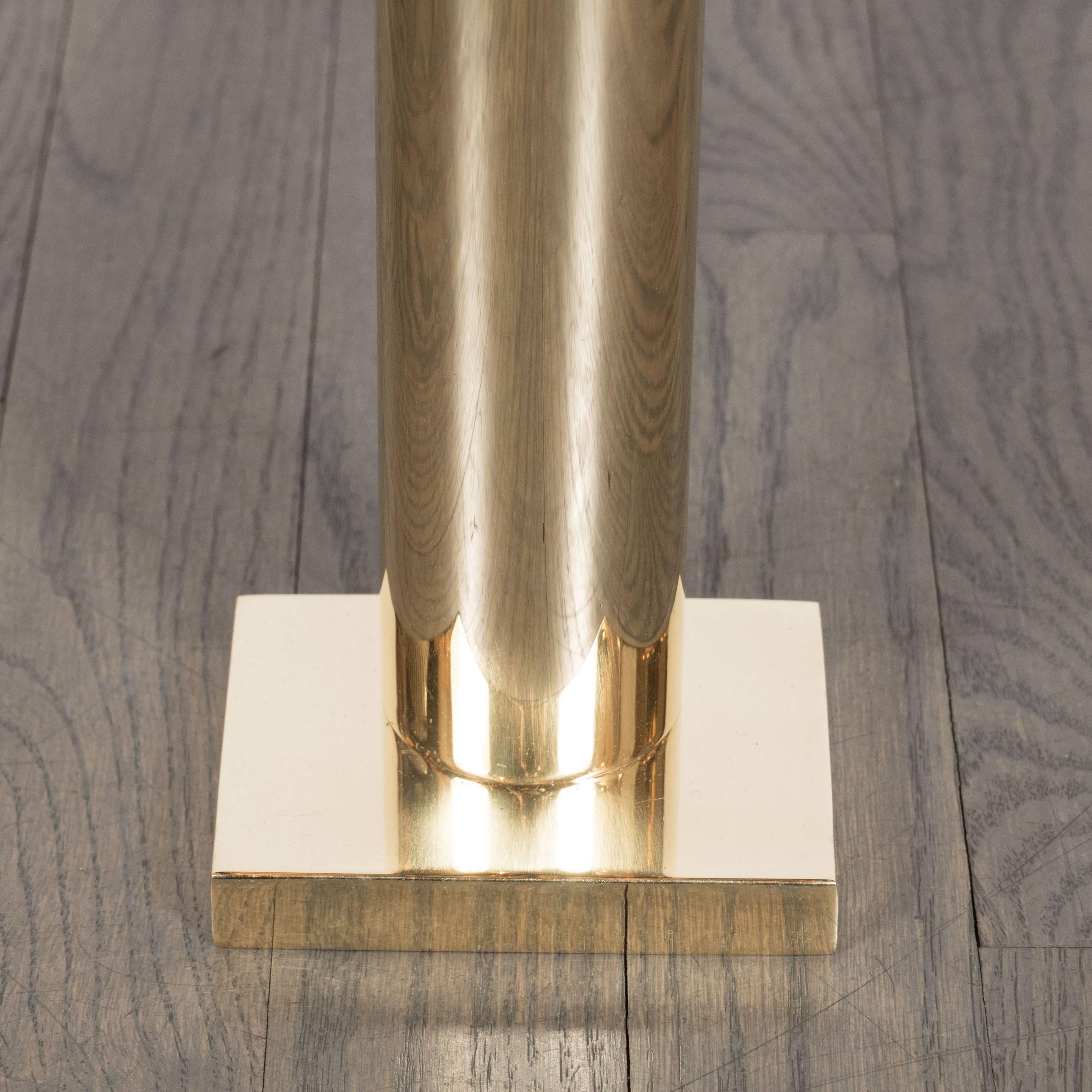 Laiton Paire de chenets modernistes sur mesure en laiton poli de forme cylindrique en vente